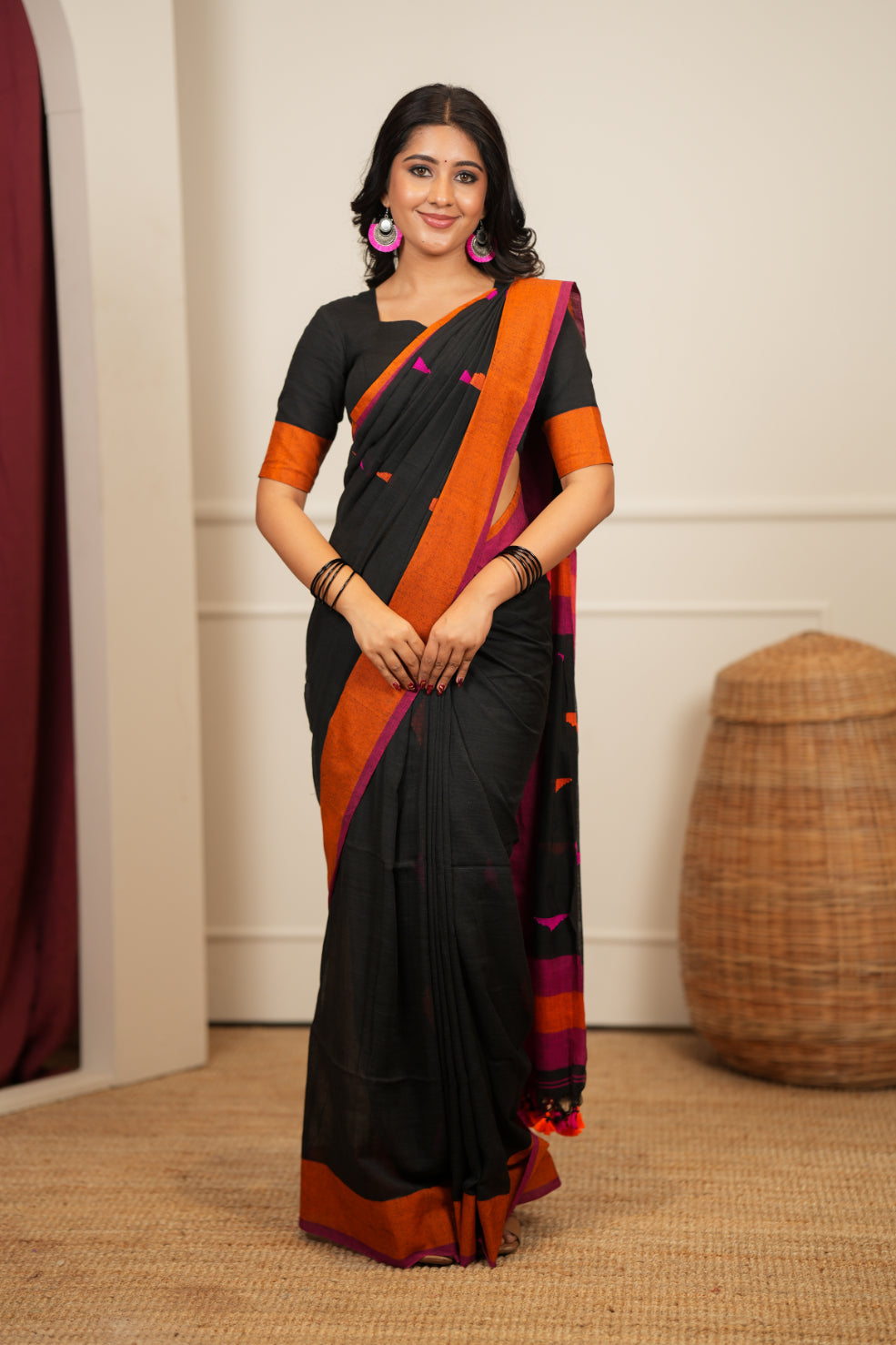 Artisan Glow – Black Pink Handloom Saree