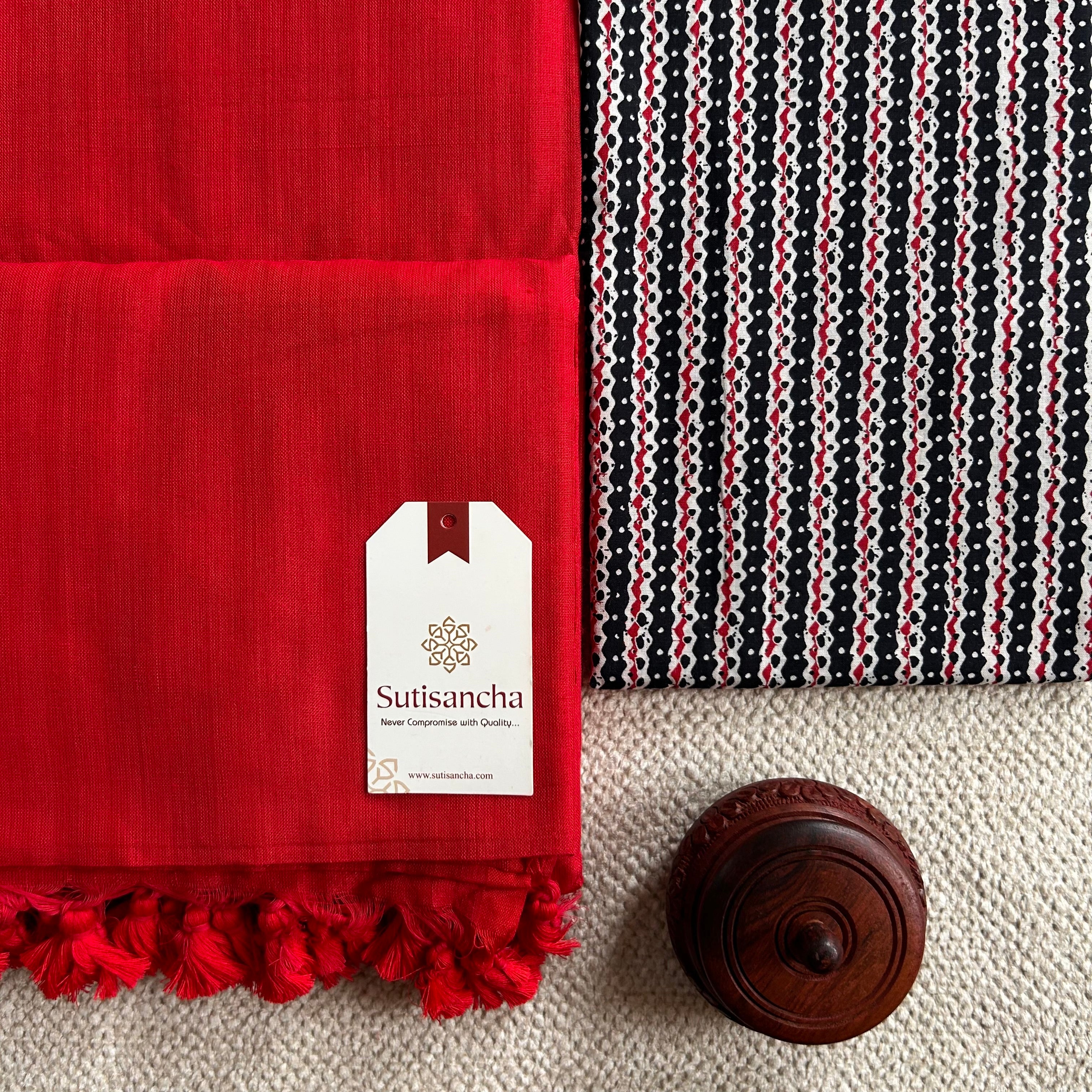 Sutisancha Red Handloom Cotton Saree With Blouse