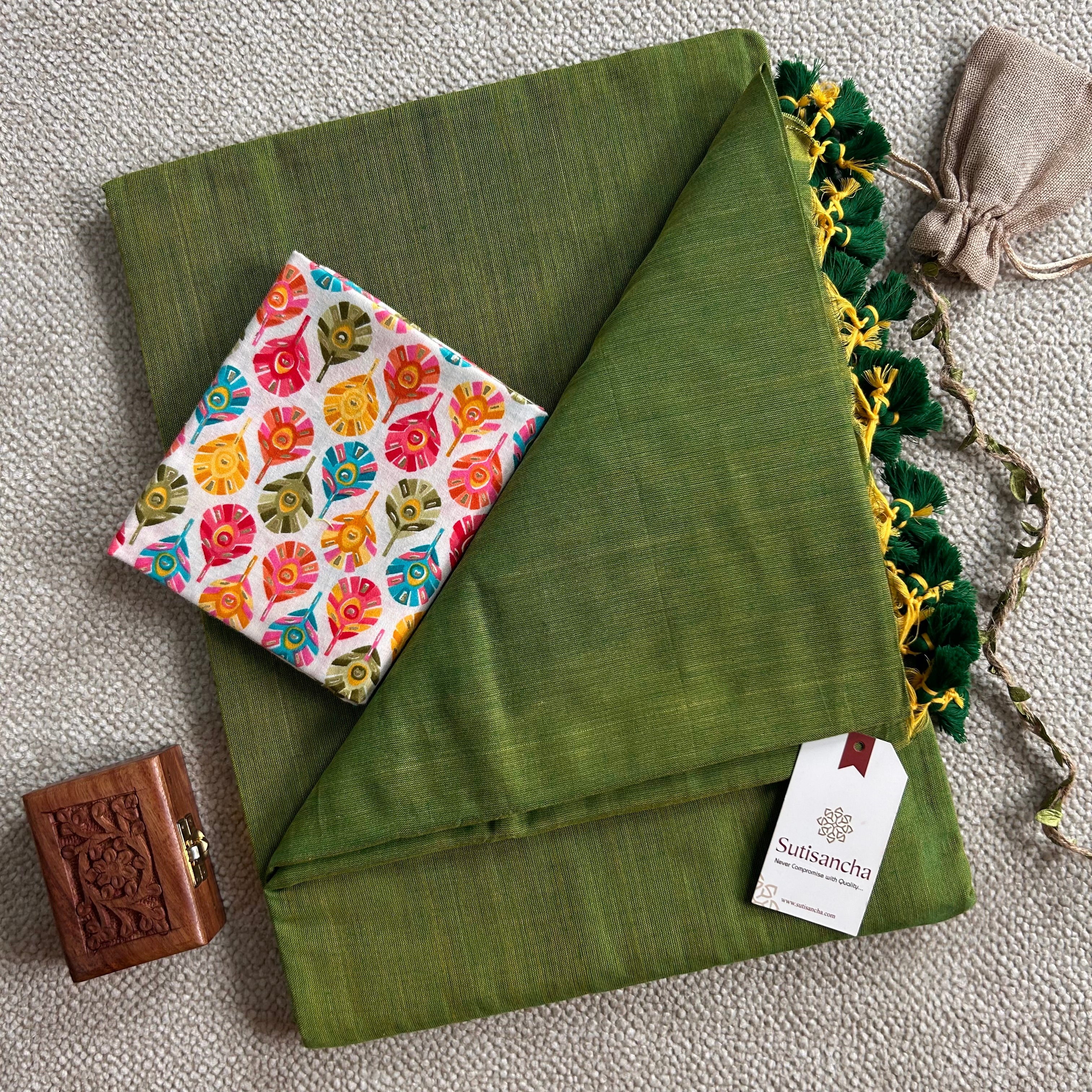 Sutisancha Forest Green Handloom Cotton Saree With Blouse