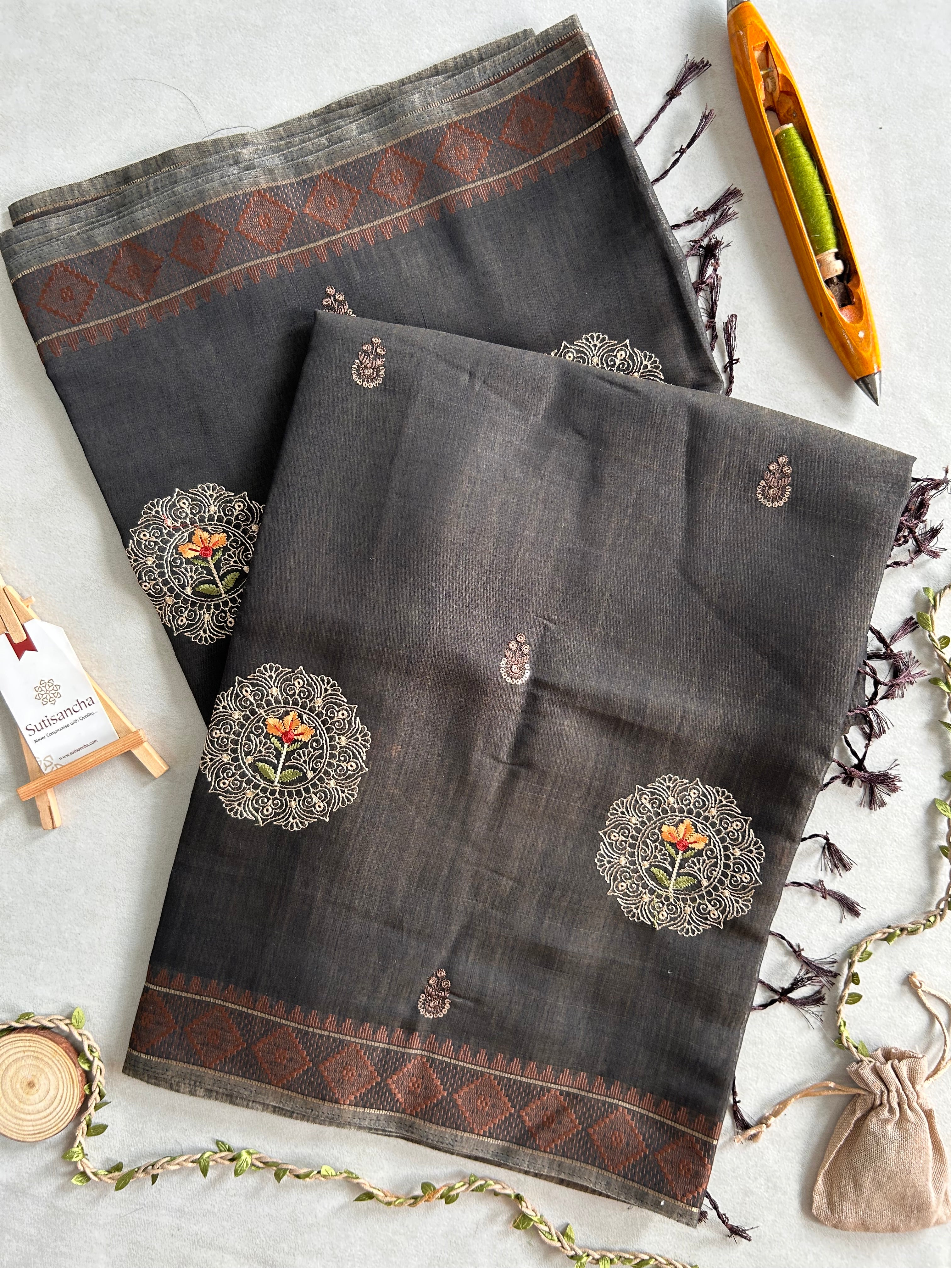 Kavya Heritage Cotton Saree Floral Thread Art
