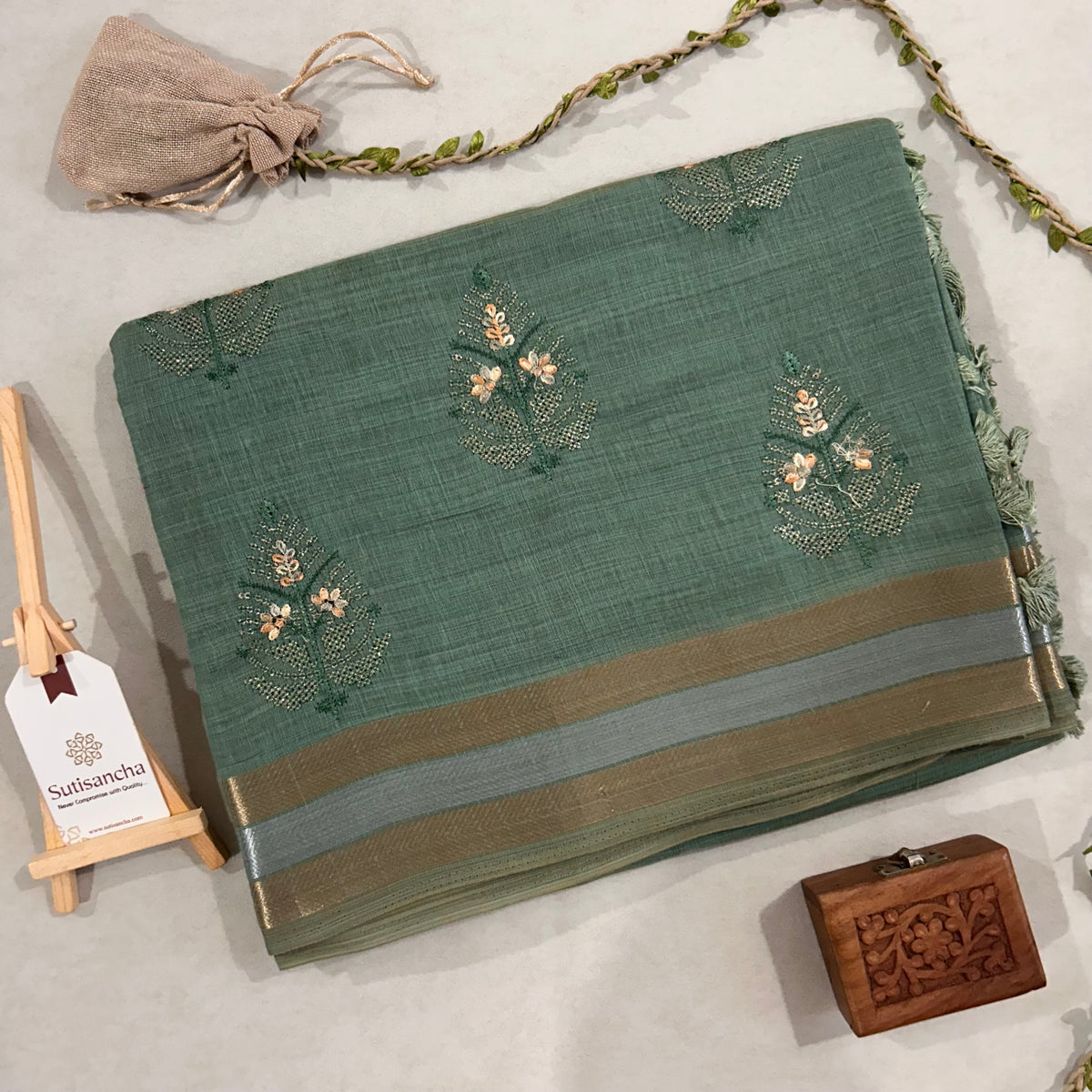 Aarohi Heritage Cotton Saree Botanical Floral Design