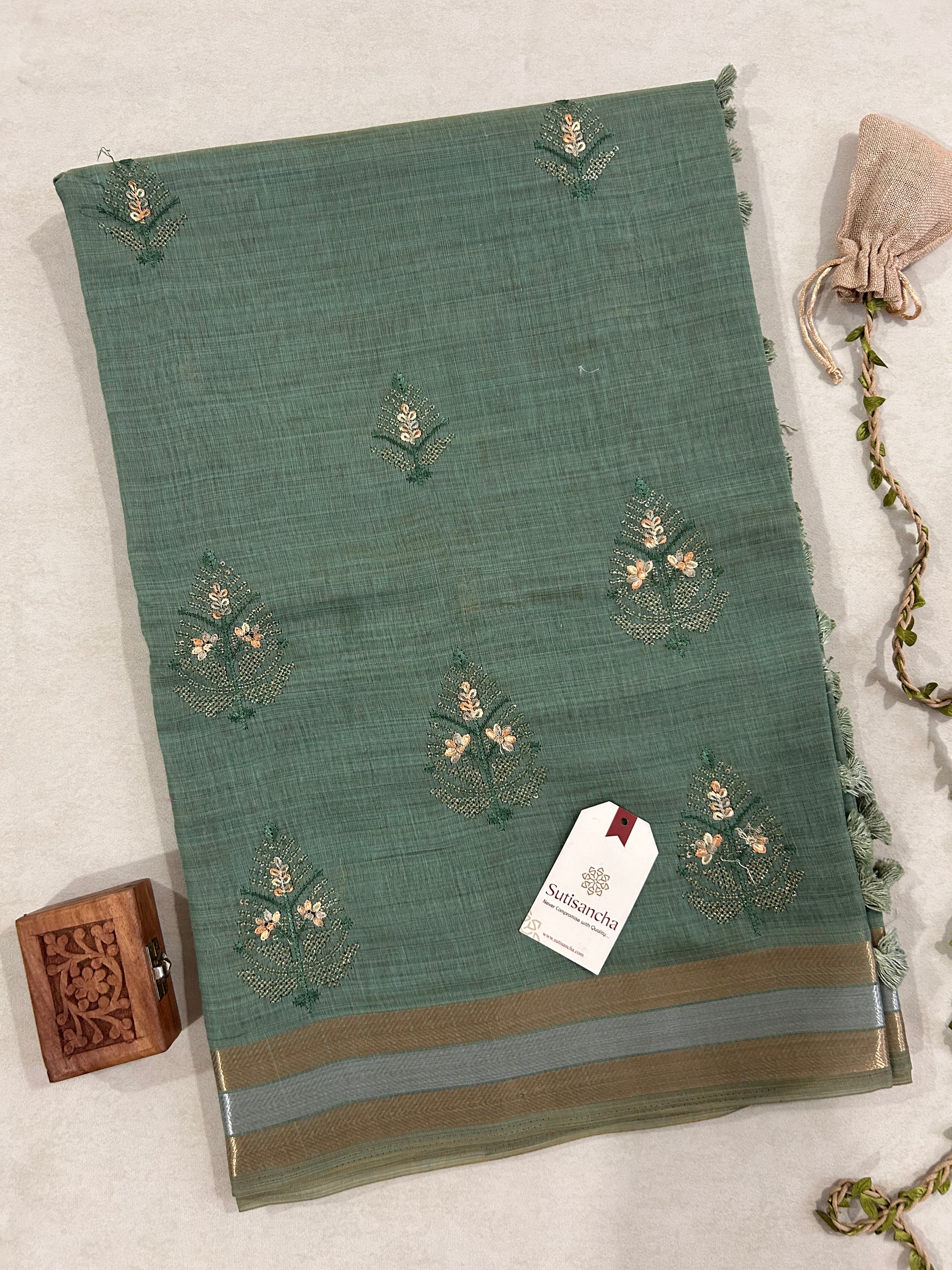 Aarohi Heritage Cotton Saree Botanical Floral Design