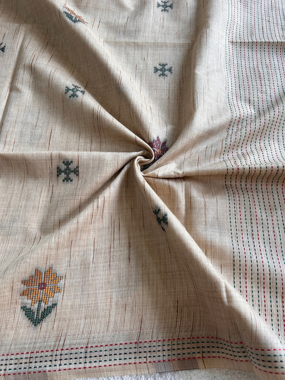 Kaira Cotton Saree Linear Weave Classic