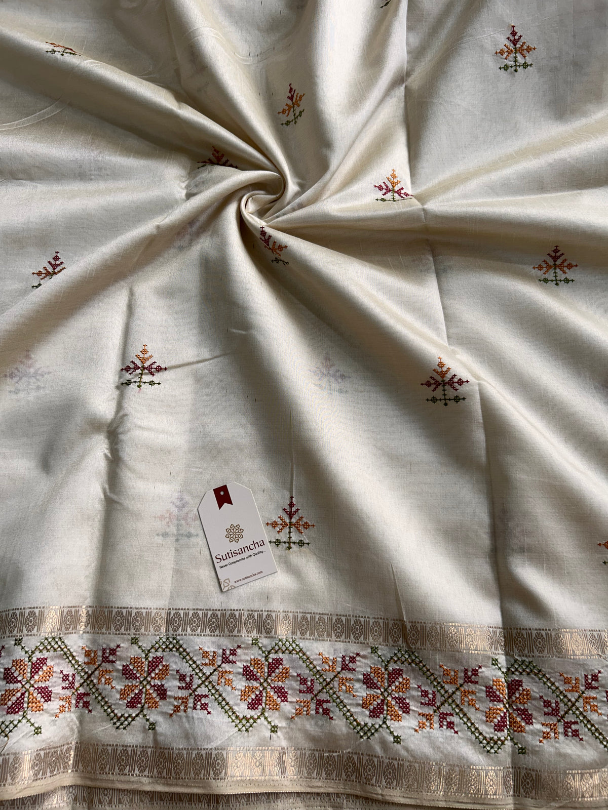 Evara Floral Vine Tussar Cotton Saree with Heritage Border