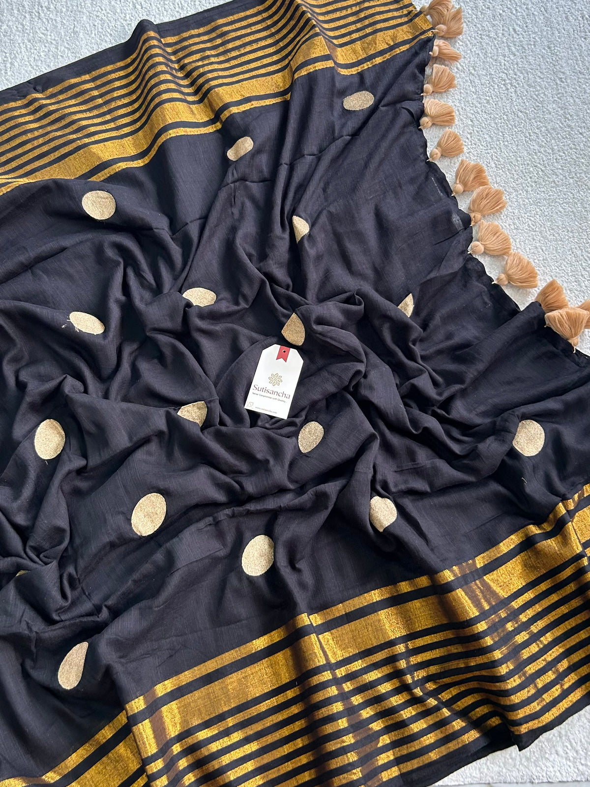 Kumud Zari Polka Multi Line Border Pure Mul Cotton Saree