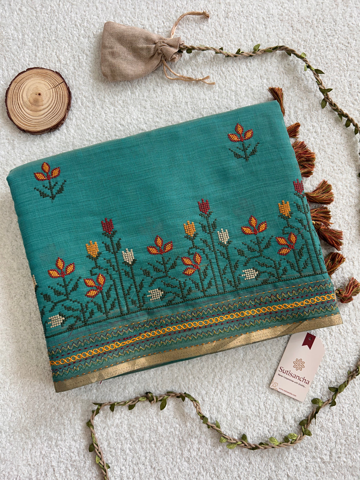 Madhavi Floral Garden Border Classic Cotton Saree