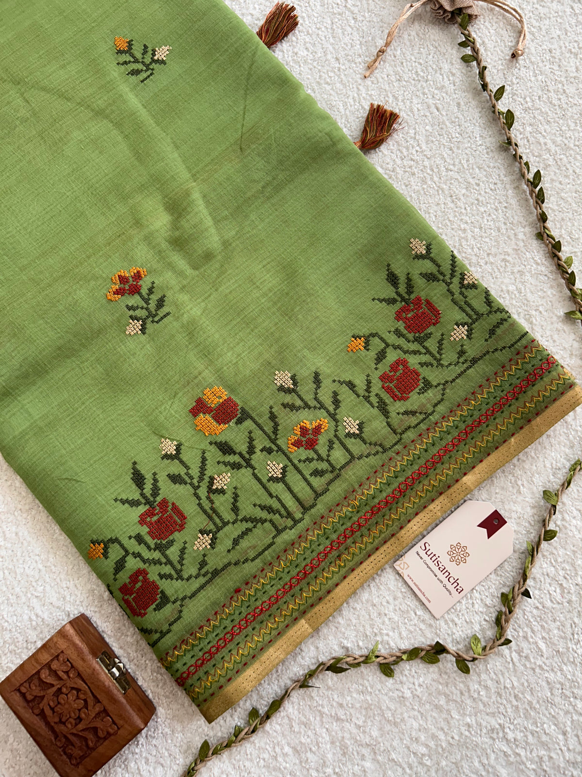 Kusuma Floral Garden Border Classic Cotton Saree