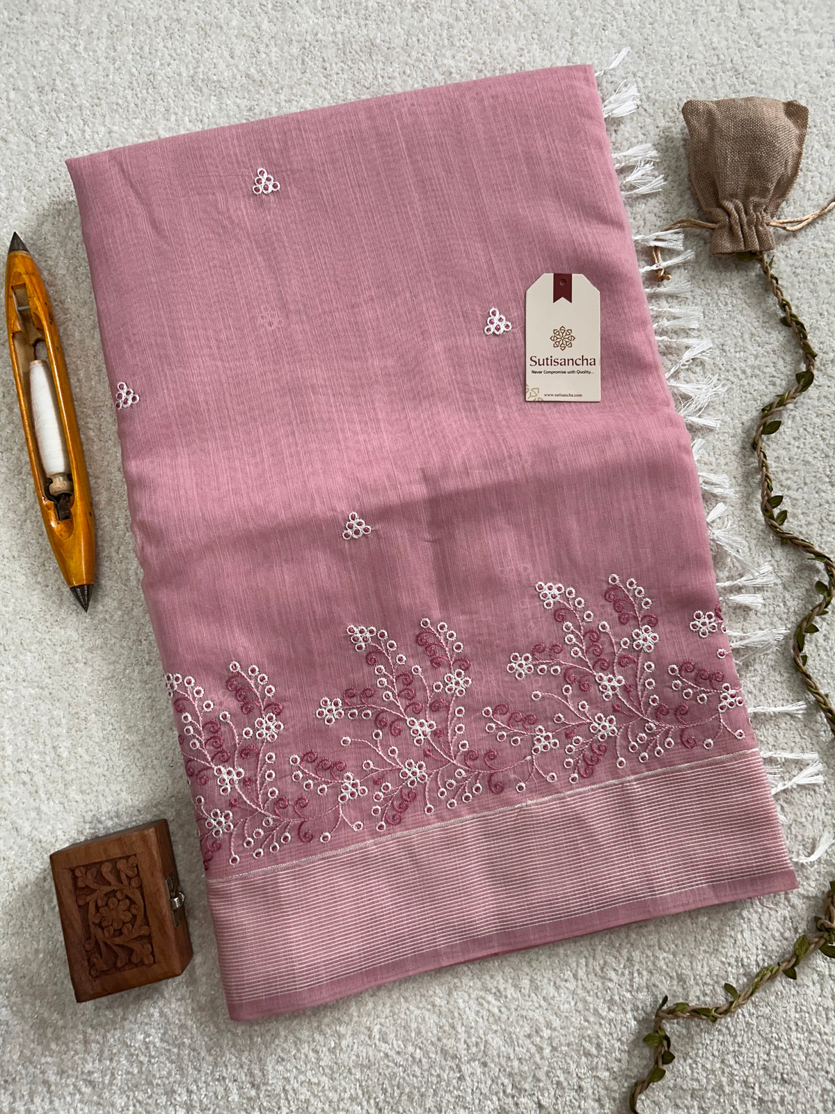 Nivara Botanical Vine Border Floral Detail Cotton Saree