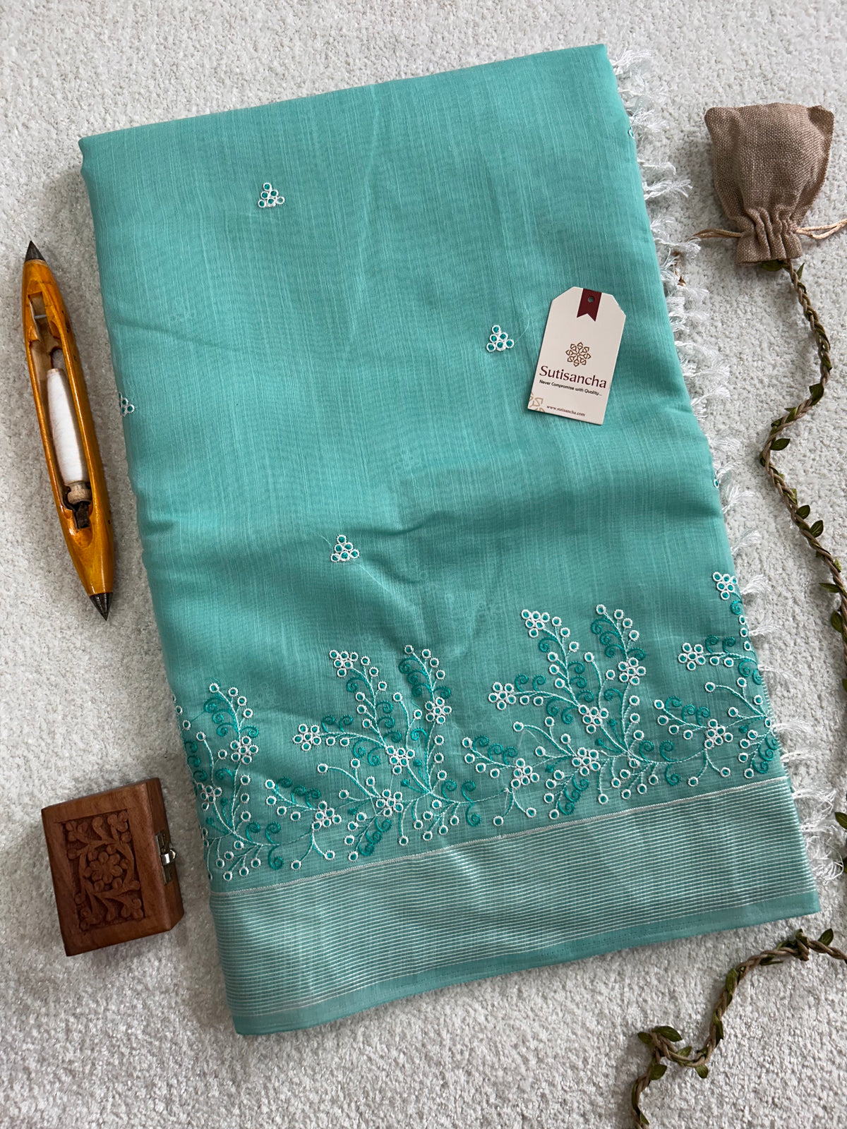 Nivara Botanical Vine Border Floral Detail Cotton Saree