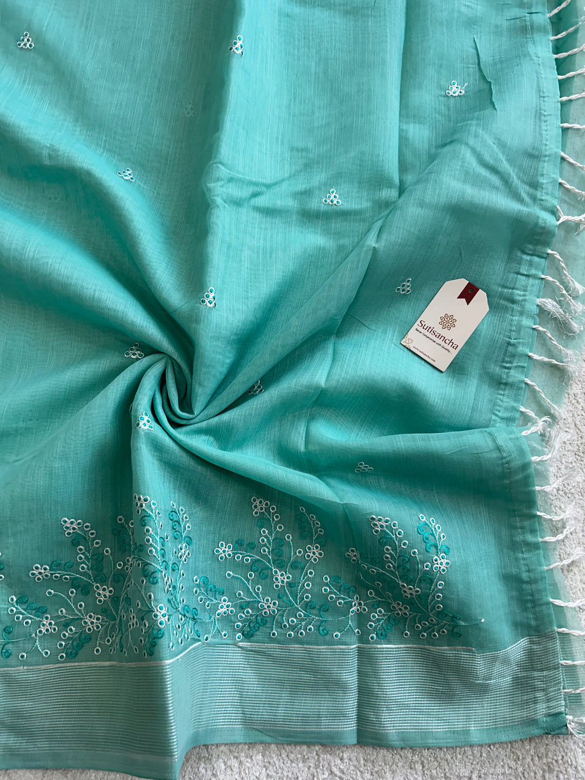 Nivara Botanical Vine Border Floral Detail Cotton Saree