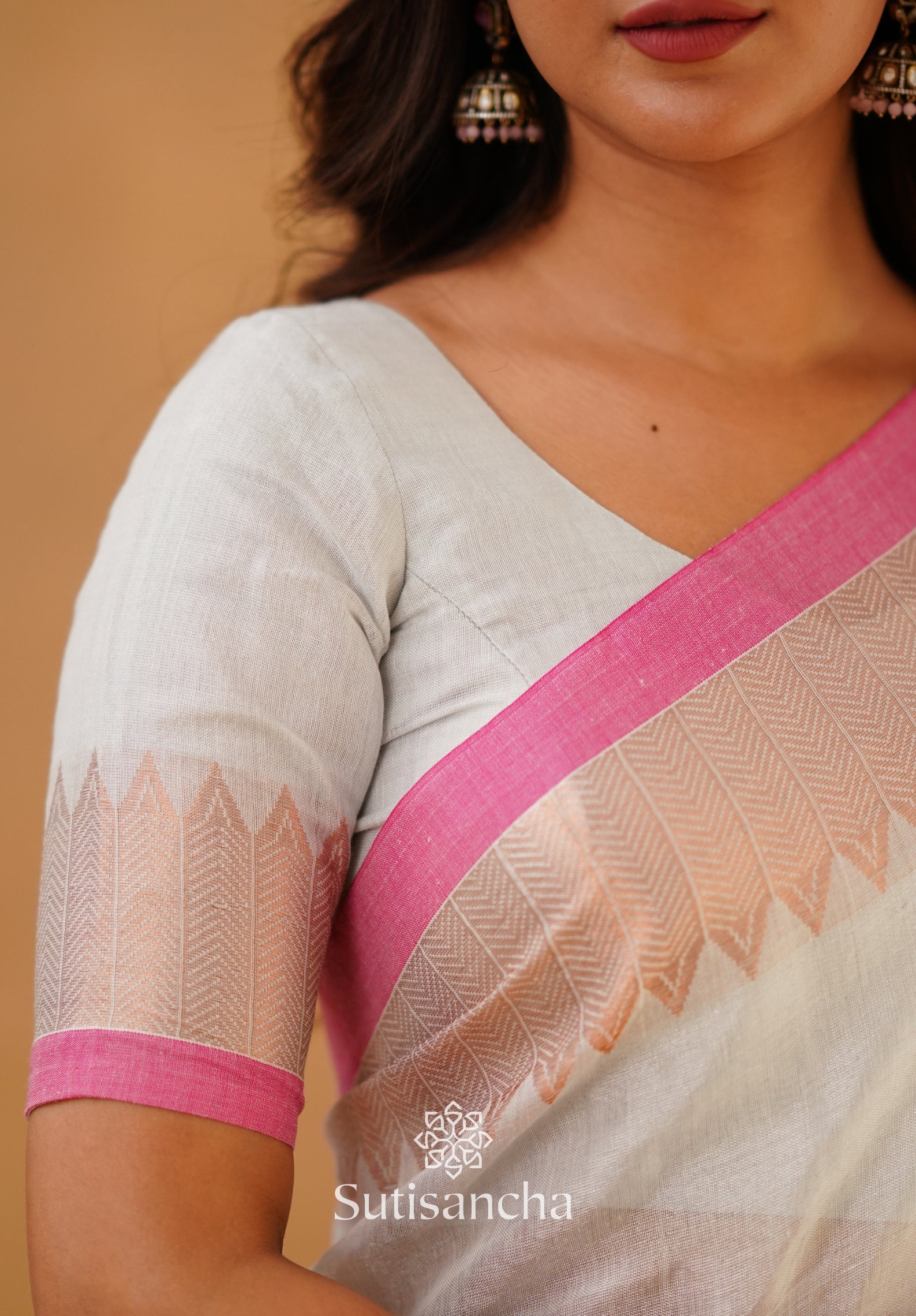 Sutisancha Handloom Designer Tissue Saree