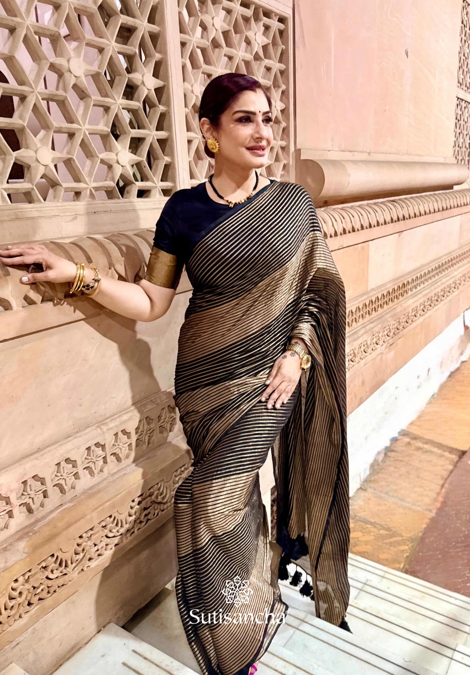 Pure Mul Cotton Saree with Subtle Woven Design