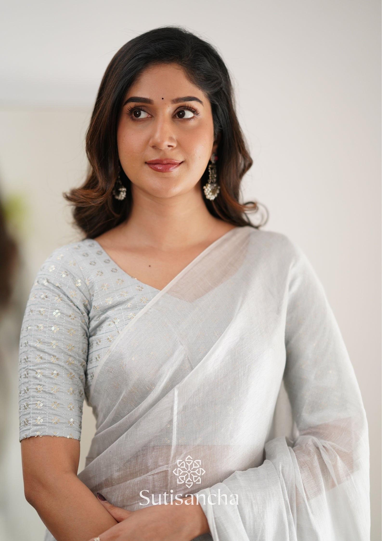 Sutisancha White Handloom Tissue Saree With Designer Blouse