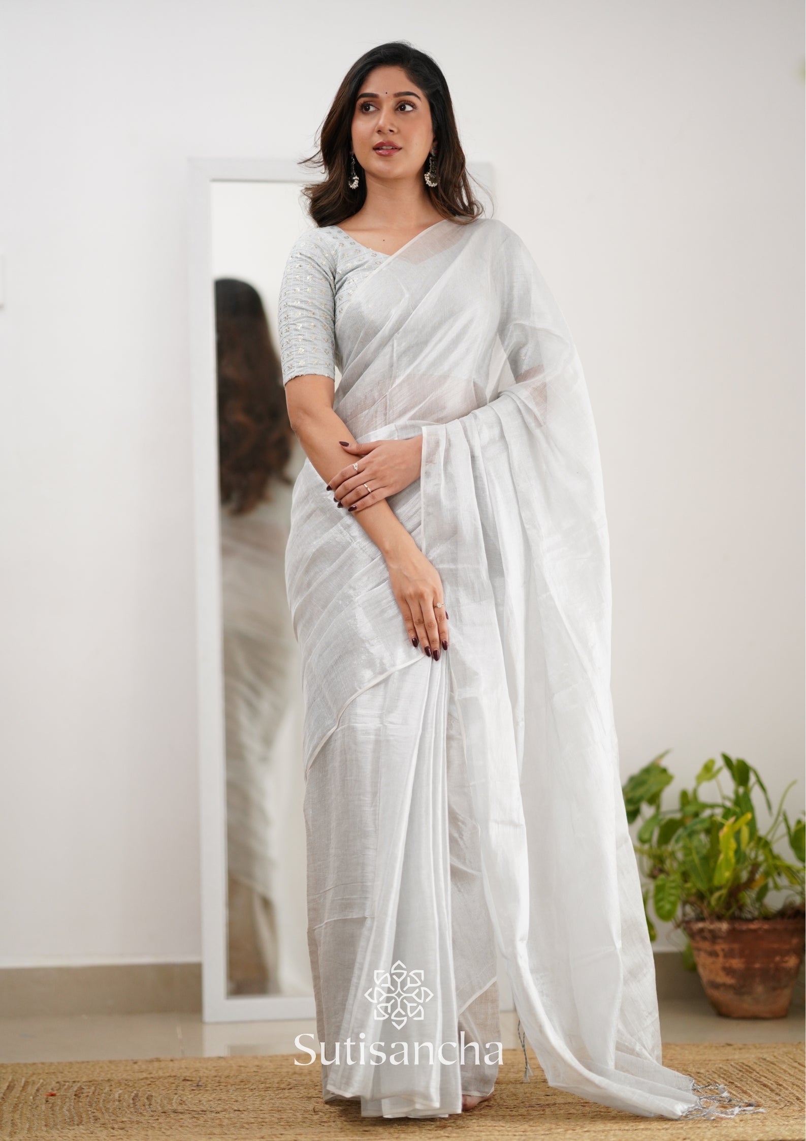 Sutisancha White Handloom Tissue Saree With Designer Blouse