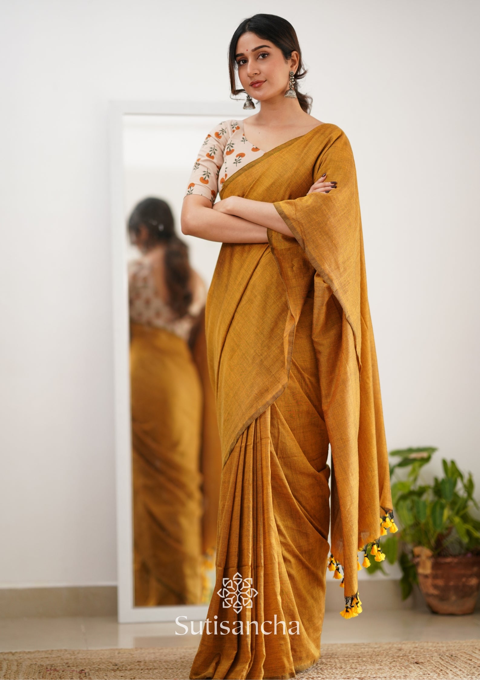 Sutisancha Mustard Handloom Cotton Saree With Designer Blouse