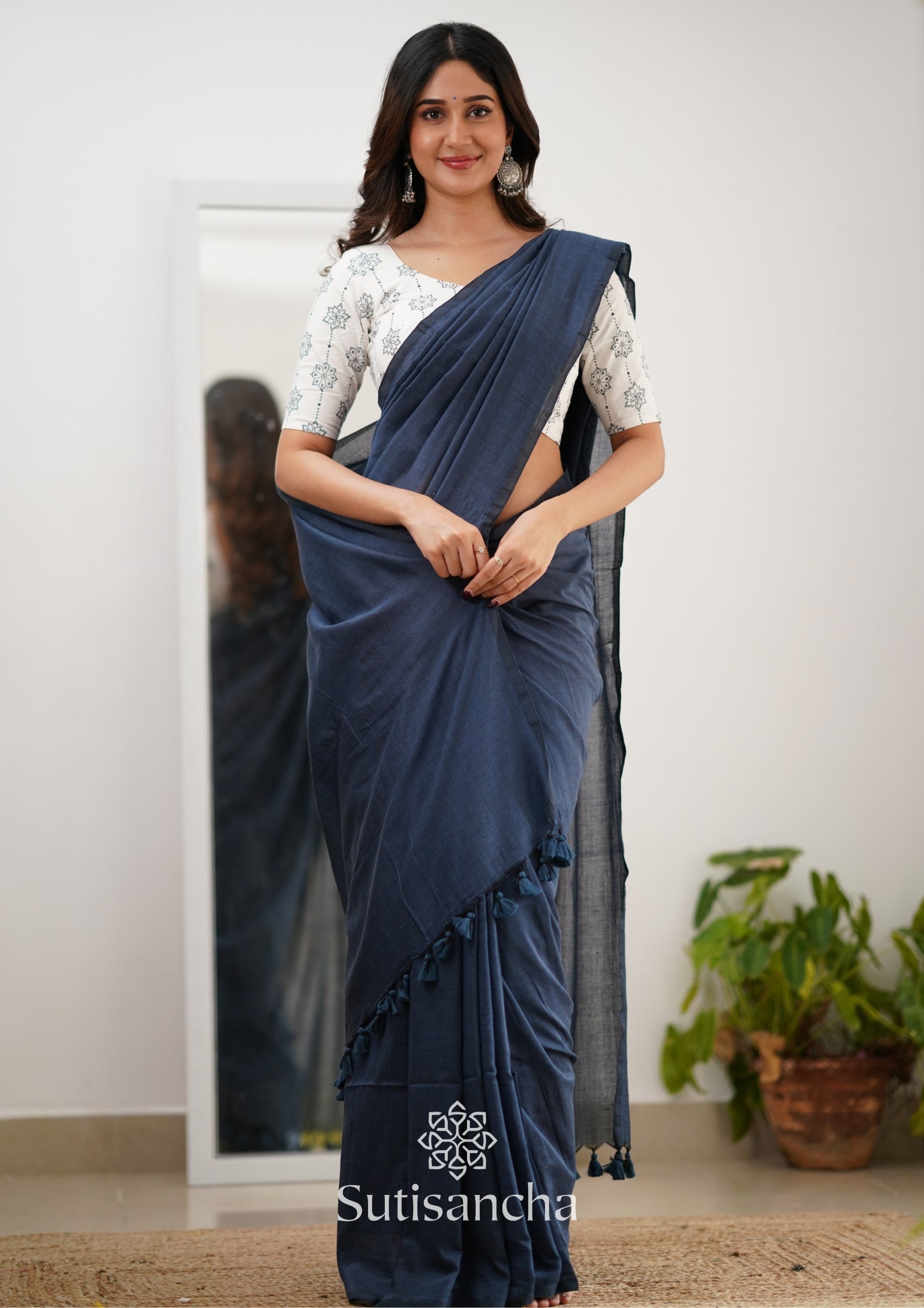 Sutisancha Gray Handloom Cotton Saree With Designer Blouse