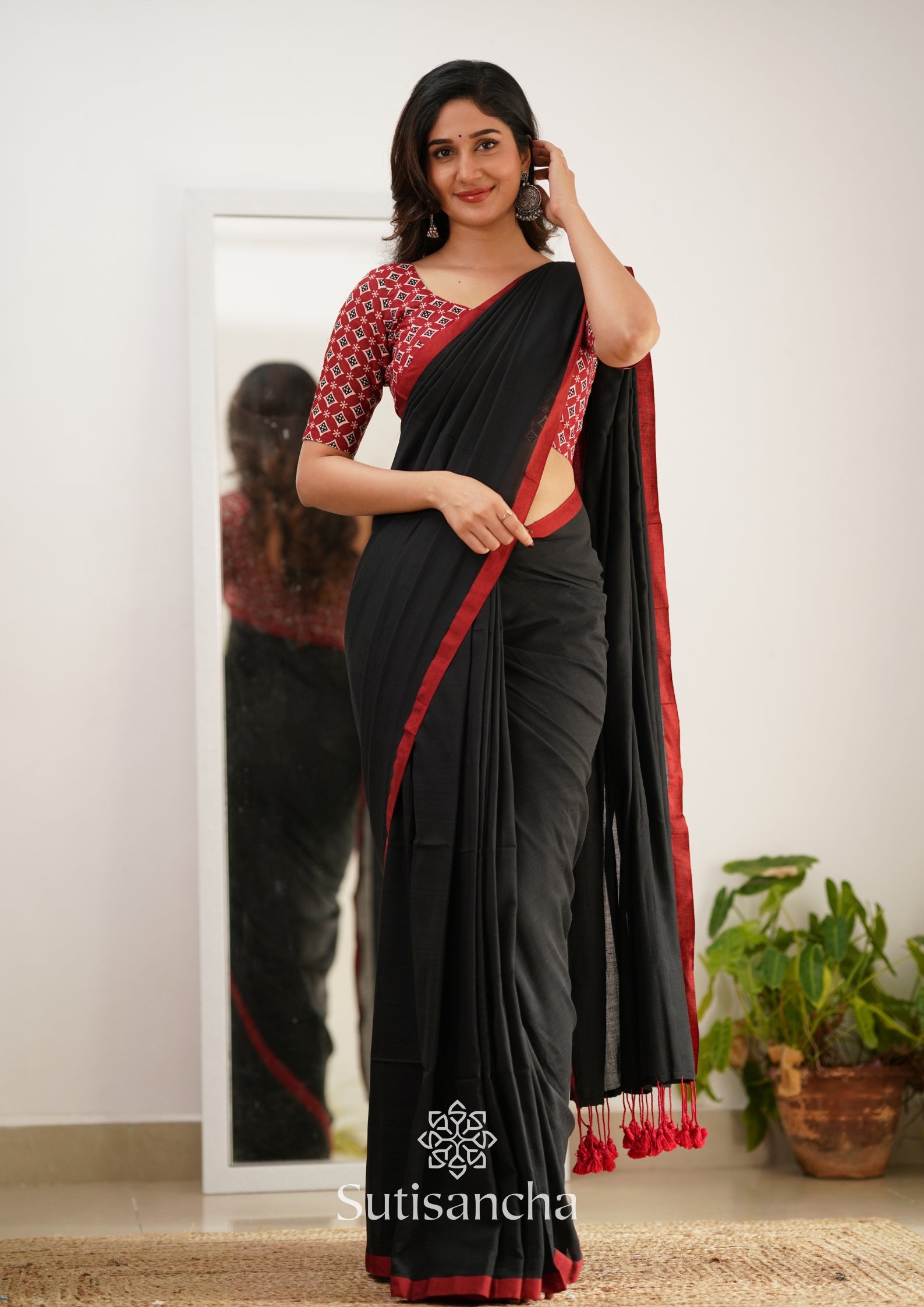 Sutisancha Black Handloom Cotton Saree With Designer Blouse