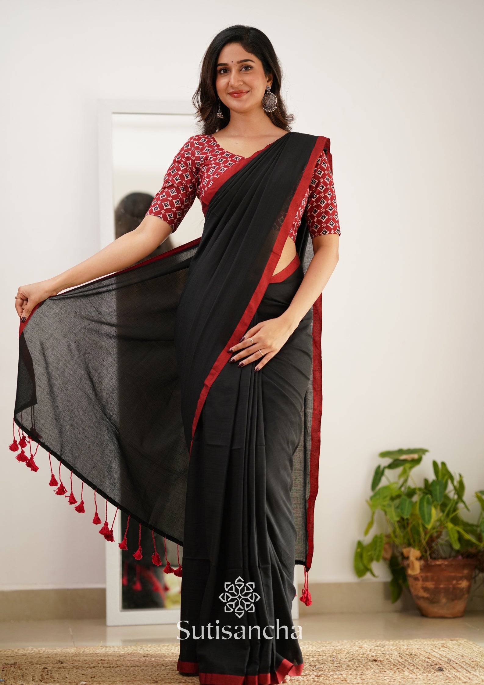 Sutisancha Black Handloom Cotton Saree With Designer Blouse