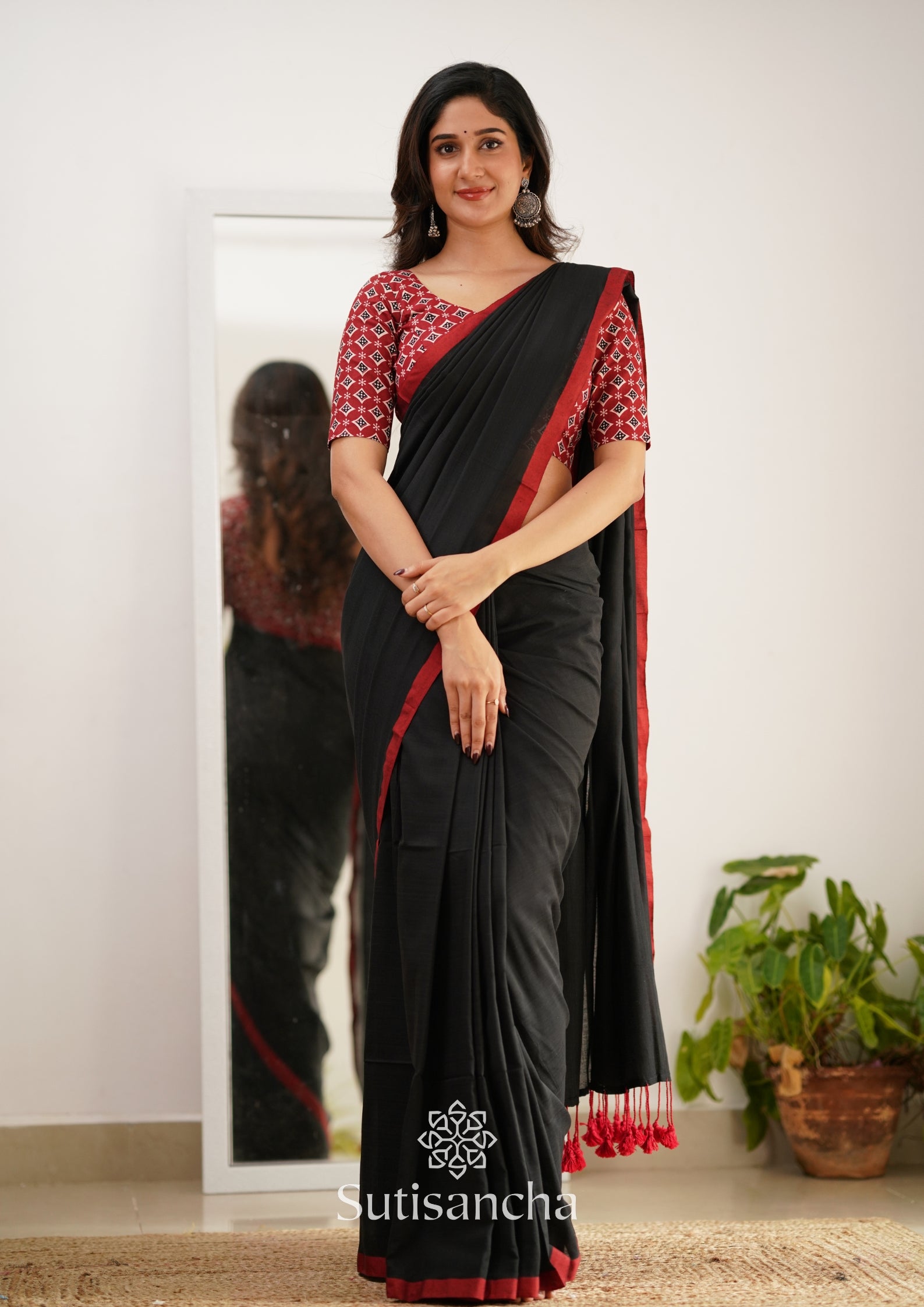 Sutisancha Black Handloom Cotton Saree With Designer Blouse