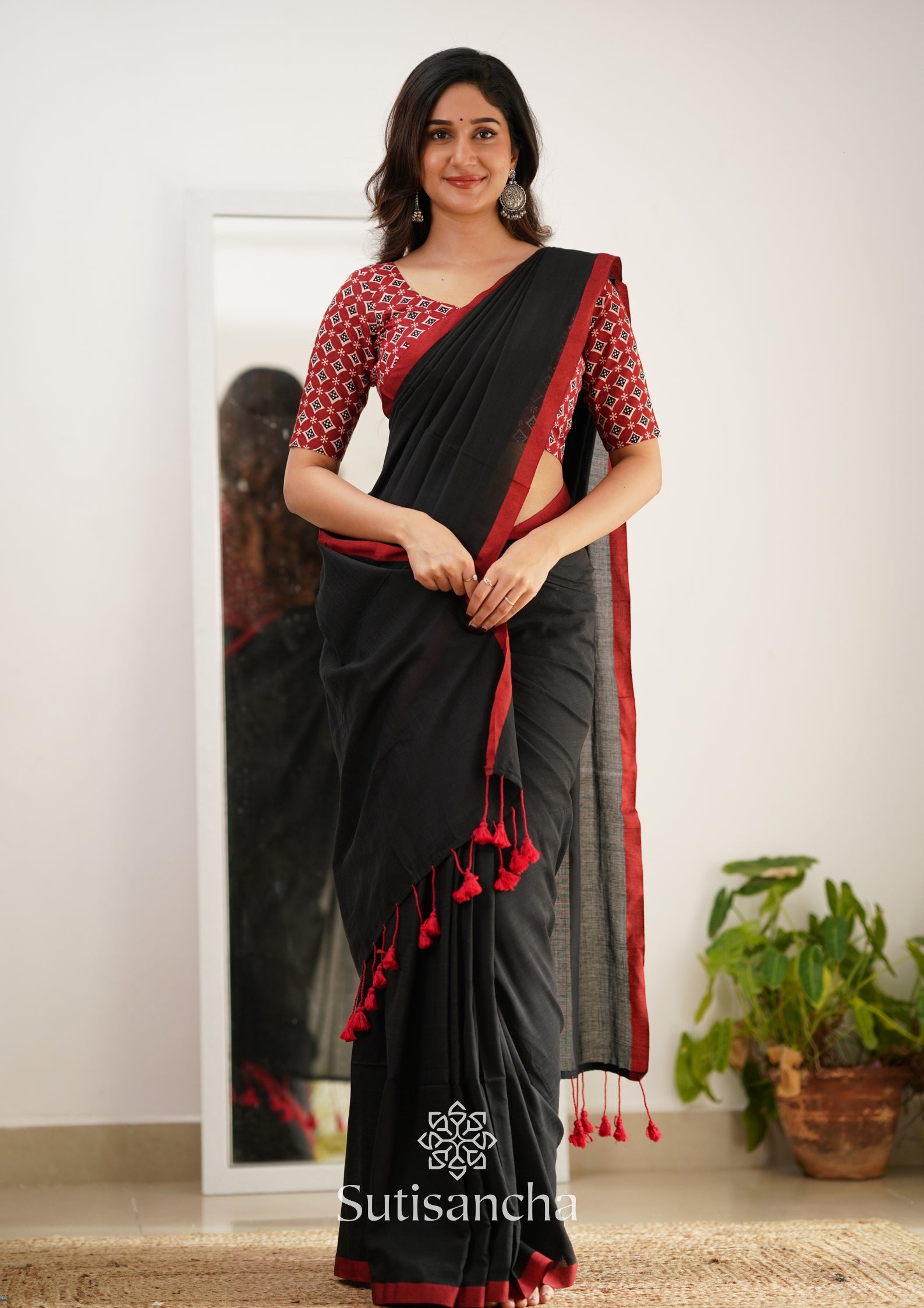 Sutisancha Black Handloom Cotton Saree With Designer Blouse