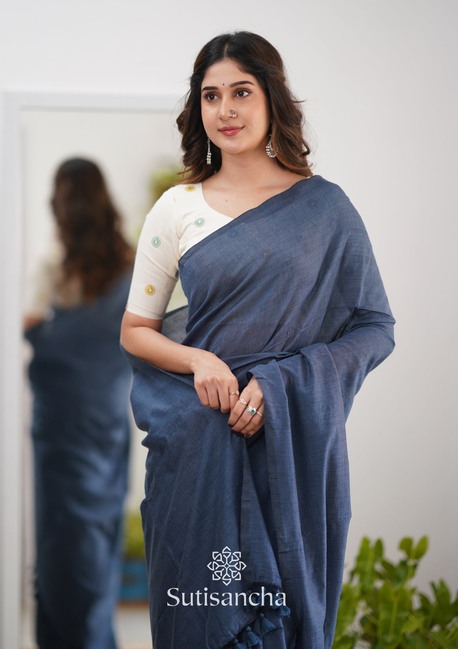 Sutisancha Grey Handloom Cotton Saree With Designer Blouse