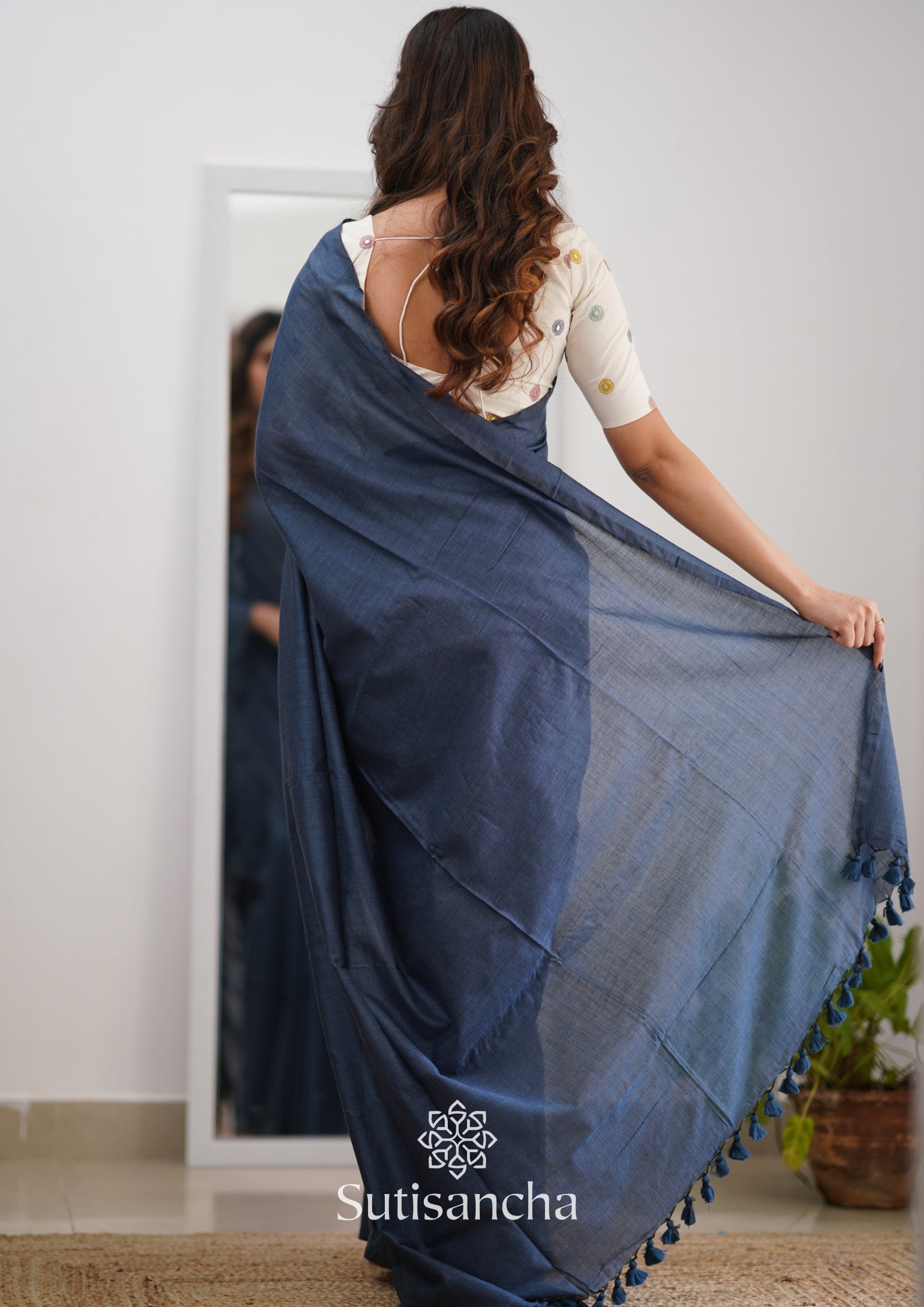 Sutisancha Grey Handloom Cotton Saree With Designer Blouse