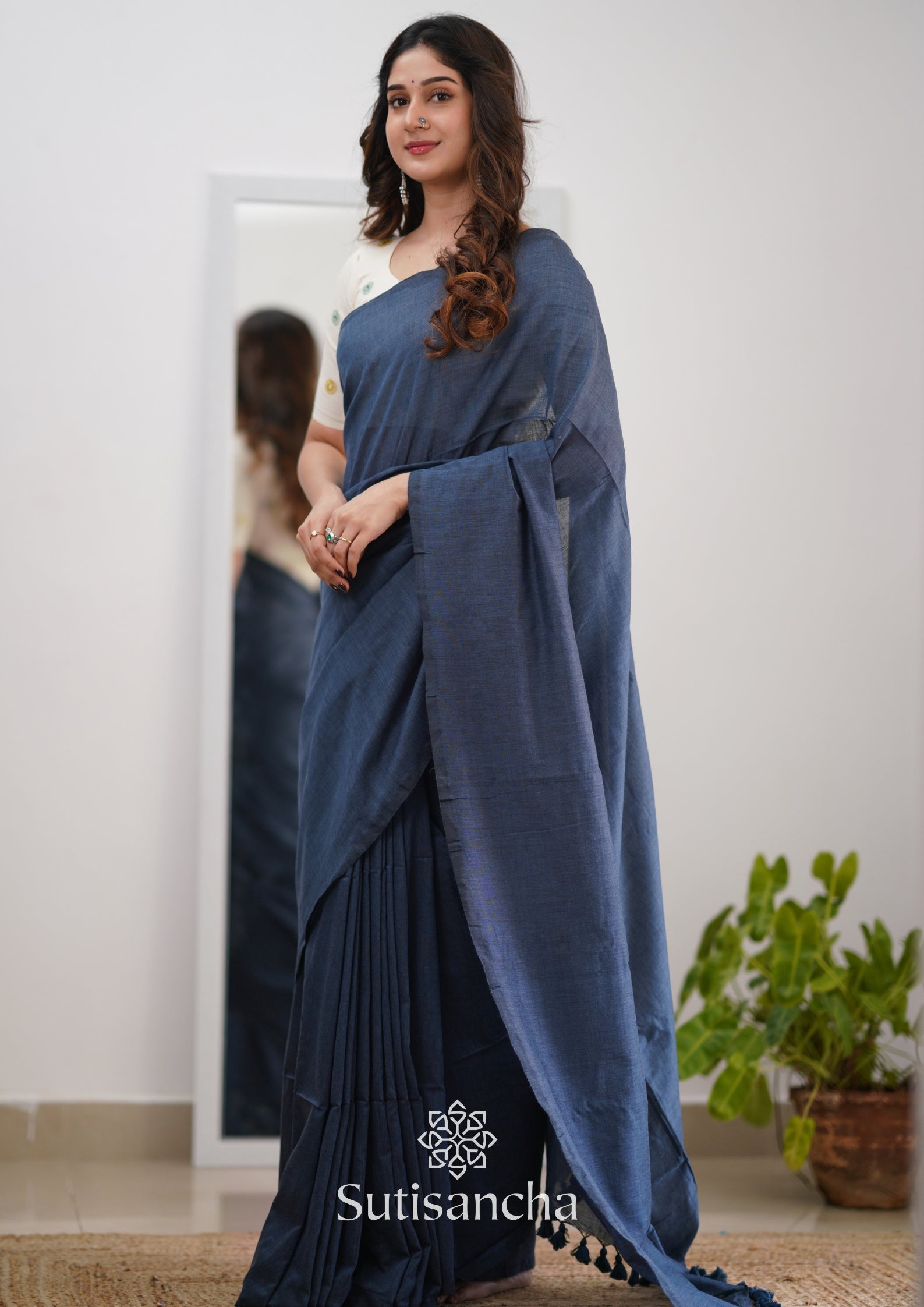 Sutisancha Grey Handloom Cotton Saree With Designer Blouse