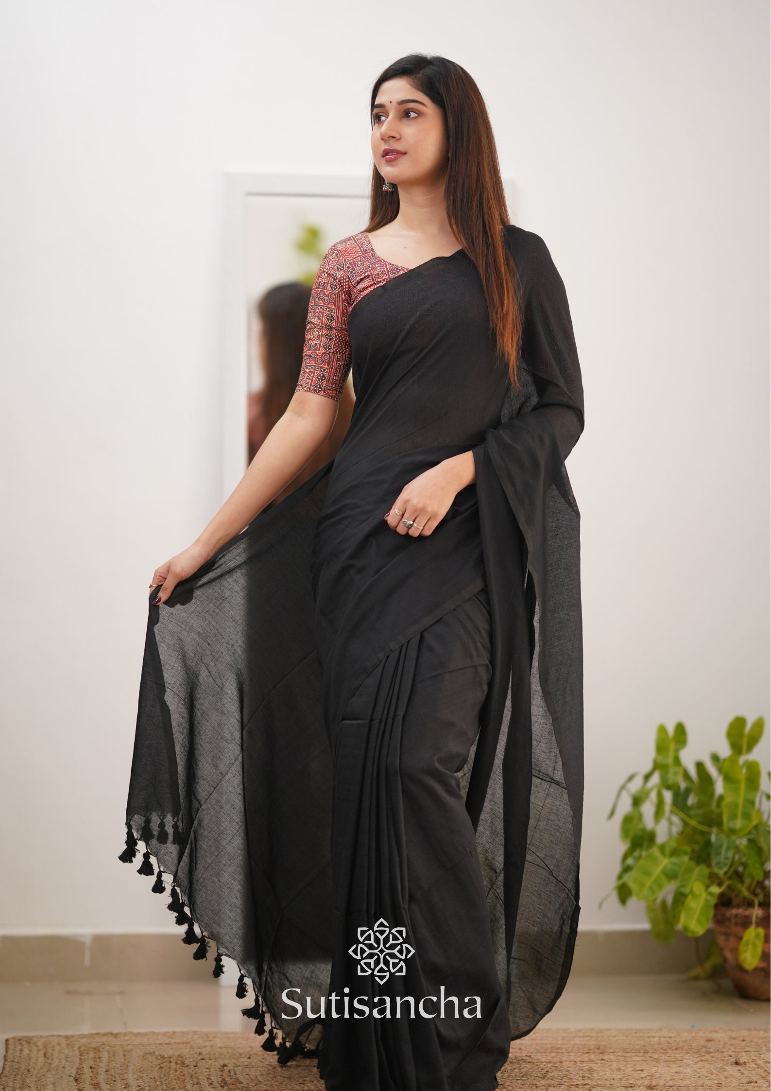 Sutisancha Black Handloom Cotton Saree With Designer Blouse