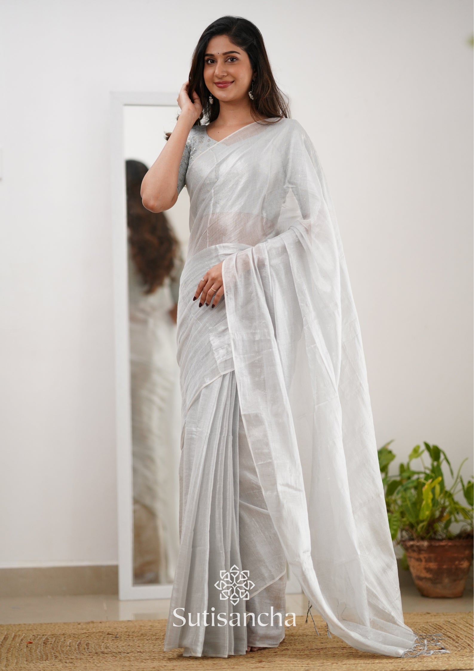 Sutisancha White Handloom Tissue Saree With Designer Blouse