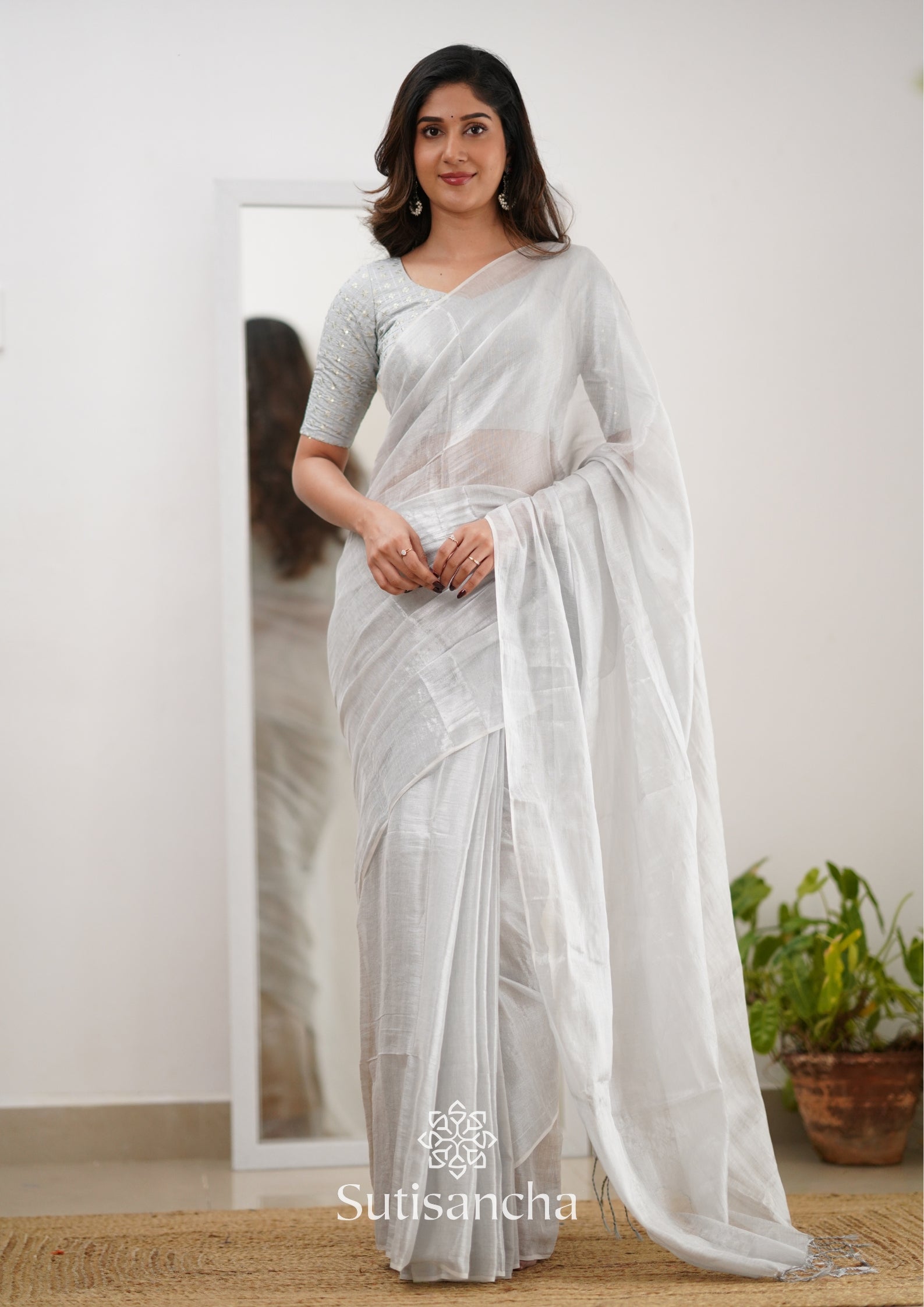 Sutisancha White Handloom Tissue Saree With Designer Blouse