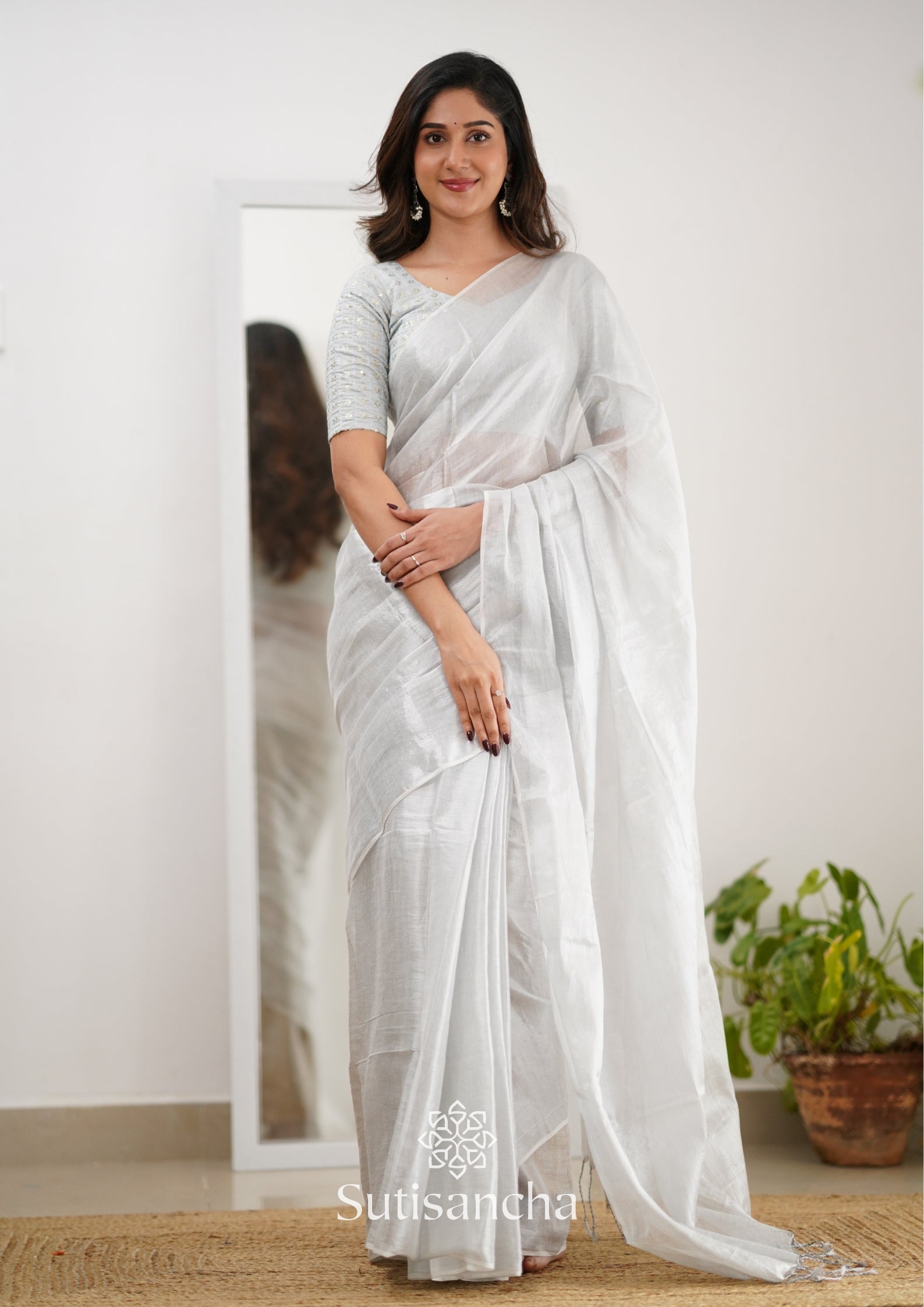 Sutisancha White Handloom Tissue Saree With Designer Blouse