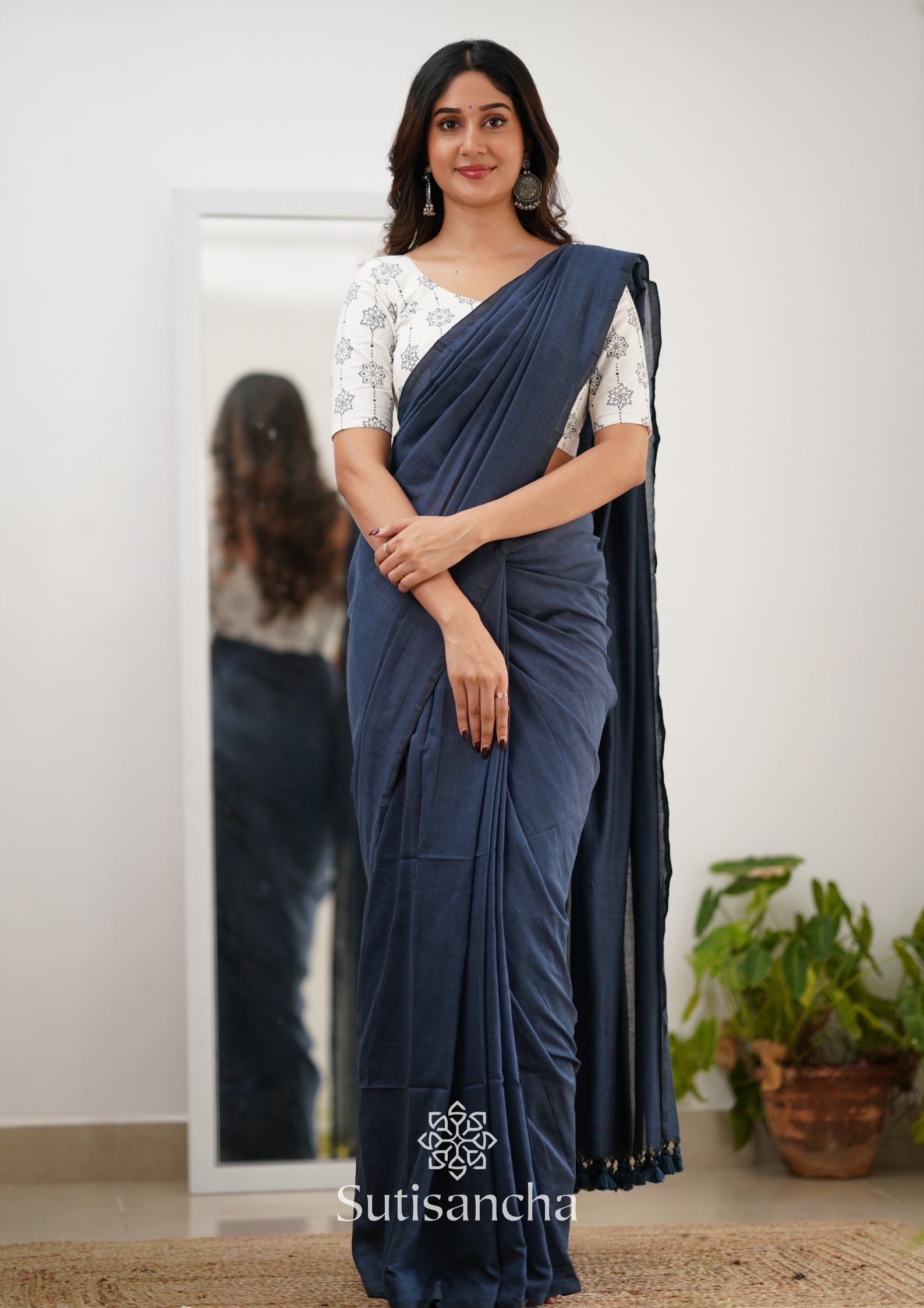 Sutisancha Gray Handloom Cotton Saree With Designer Blouse