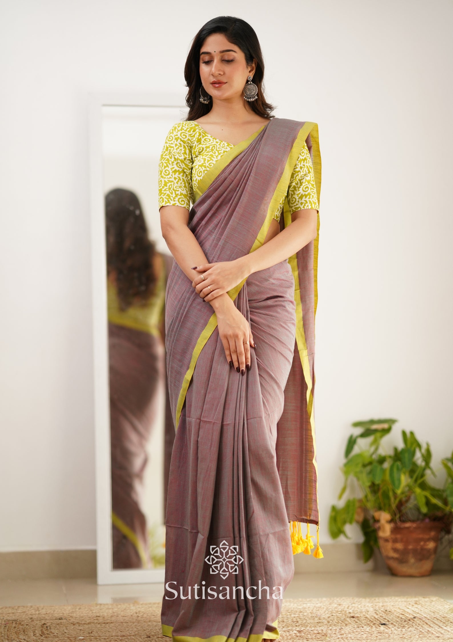 Sutisancha Handloom Cotton Saree With Designer Blouse