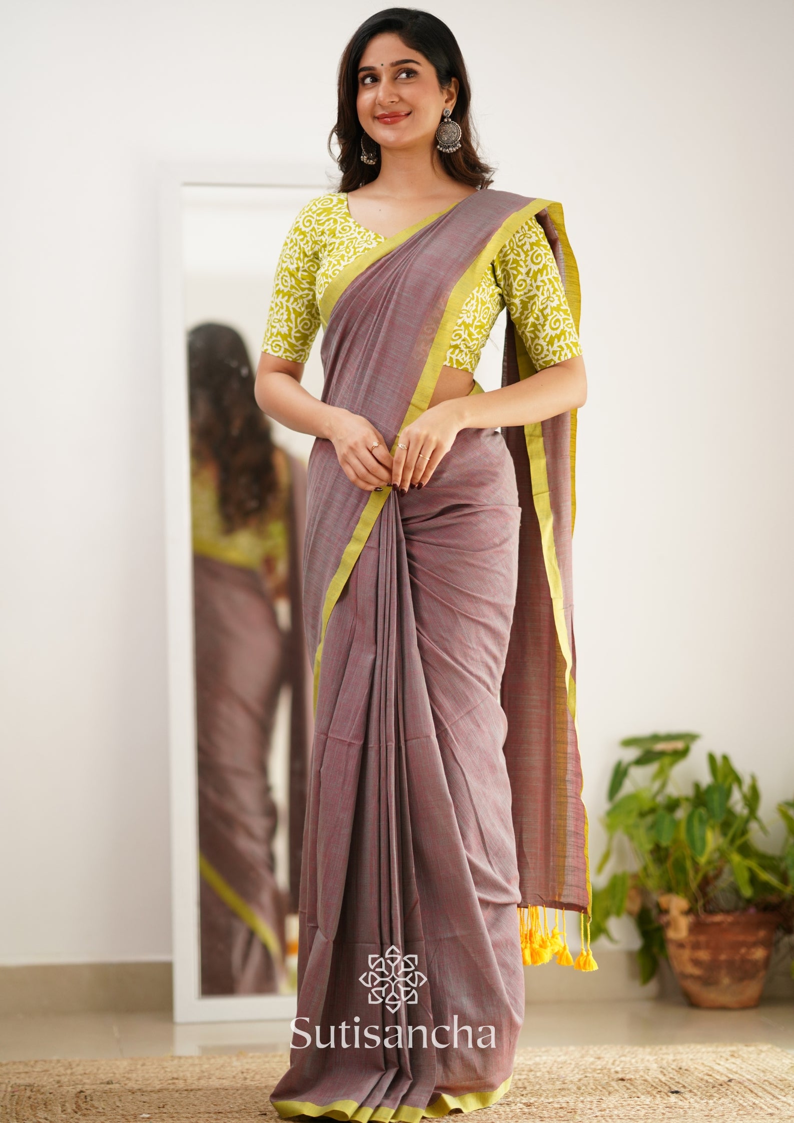 Sutisancha Handloom Cotton Saree With Designer Blouse