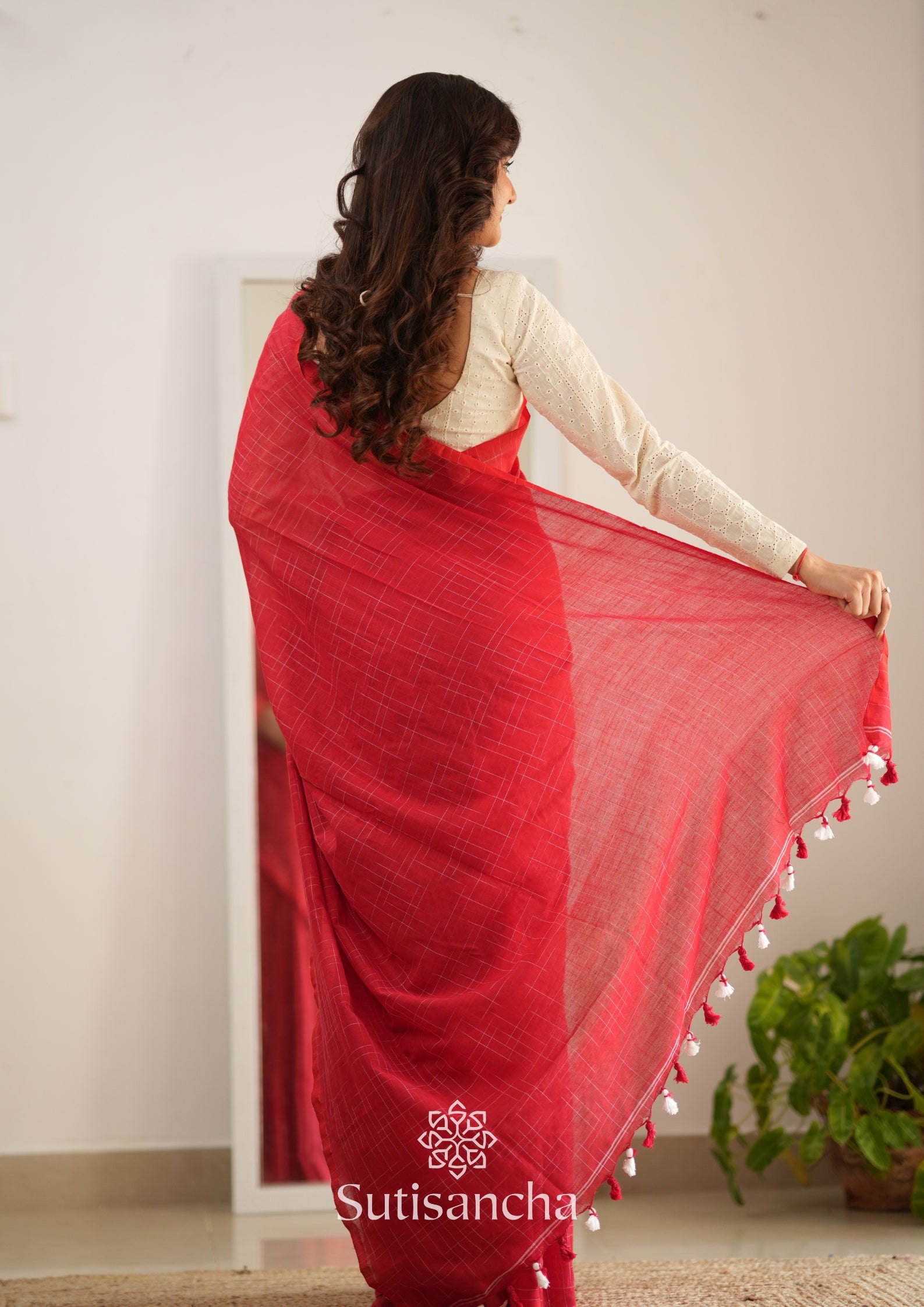 Sutisancha Red Handloom Cotton Saree with Trendy Kotki Checks Design