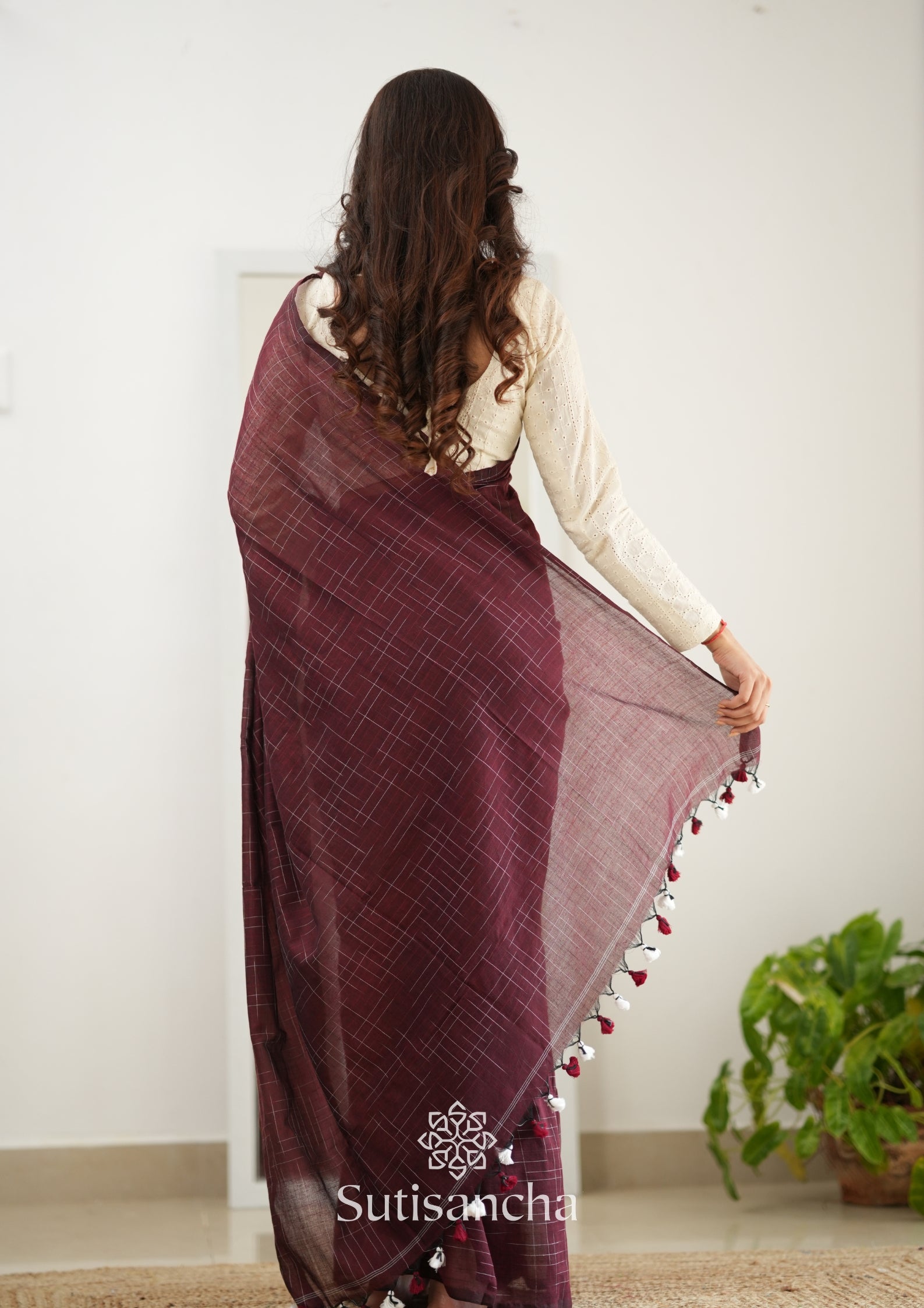 Sutisancha Maroon Handloom Cotton Saree with Trendy Kotki Checks Design