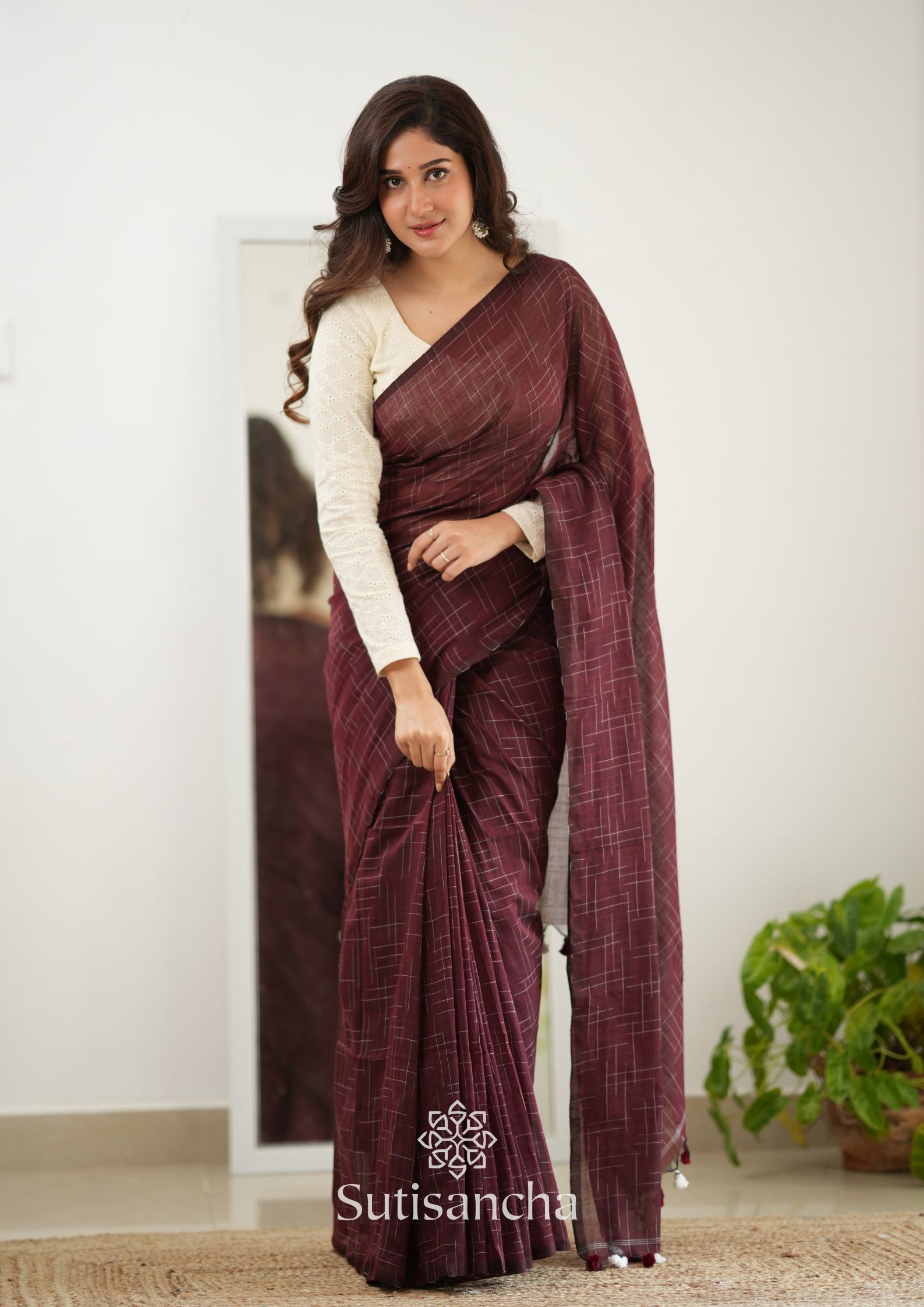 Sutisancha Maroon Handloom Cotton Saree with Trendy Kotki Checks Design