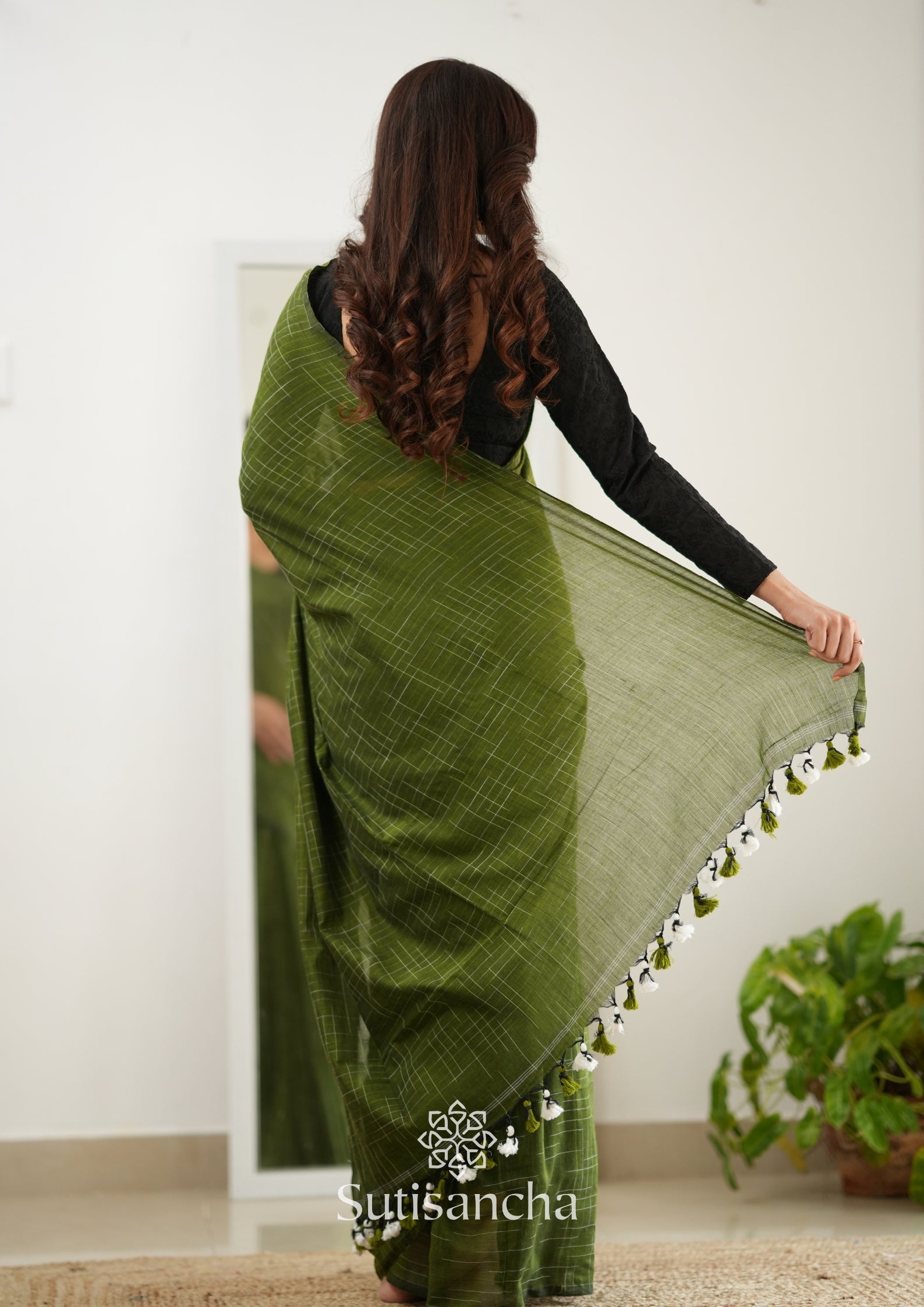 Sutisancha Azure Mehndi Cotton Saree with Trendy Kotki Checks Design