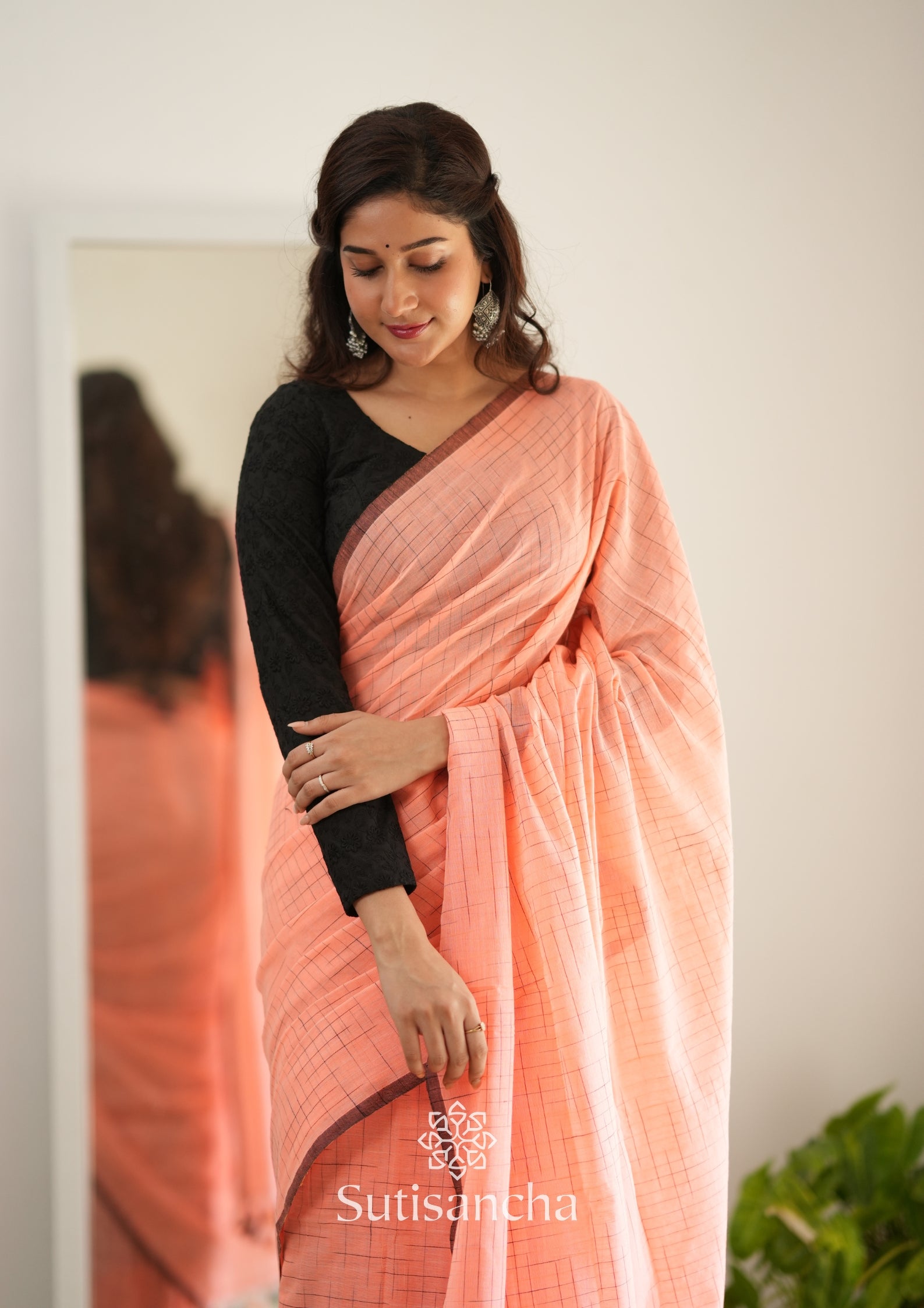 Sutisancha Peach Handloom Cotton Saree with Trendy Kotki Checks Design