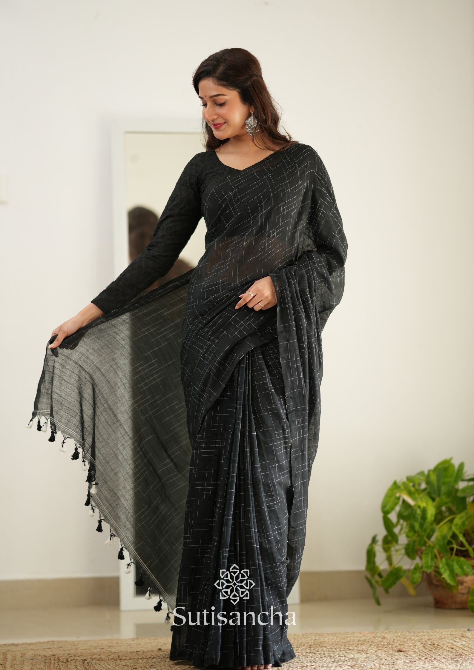 Sutisancha Black Handloom Cotton Saree with Trendy Kotki Checks Design