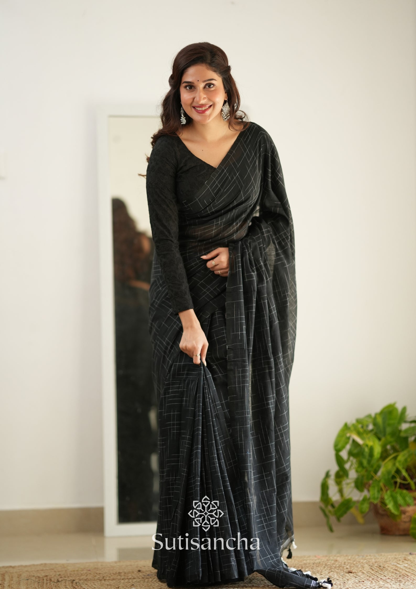 Sutisancha Black Handloom Cotton Saree with Trendy Kotki Checks Design