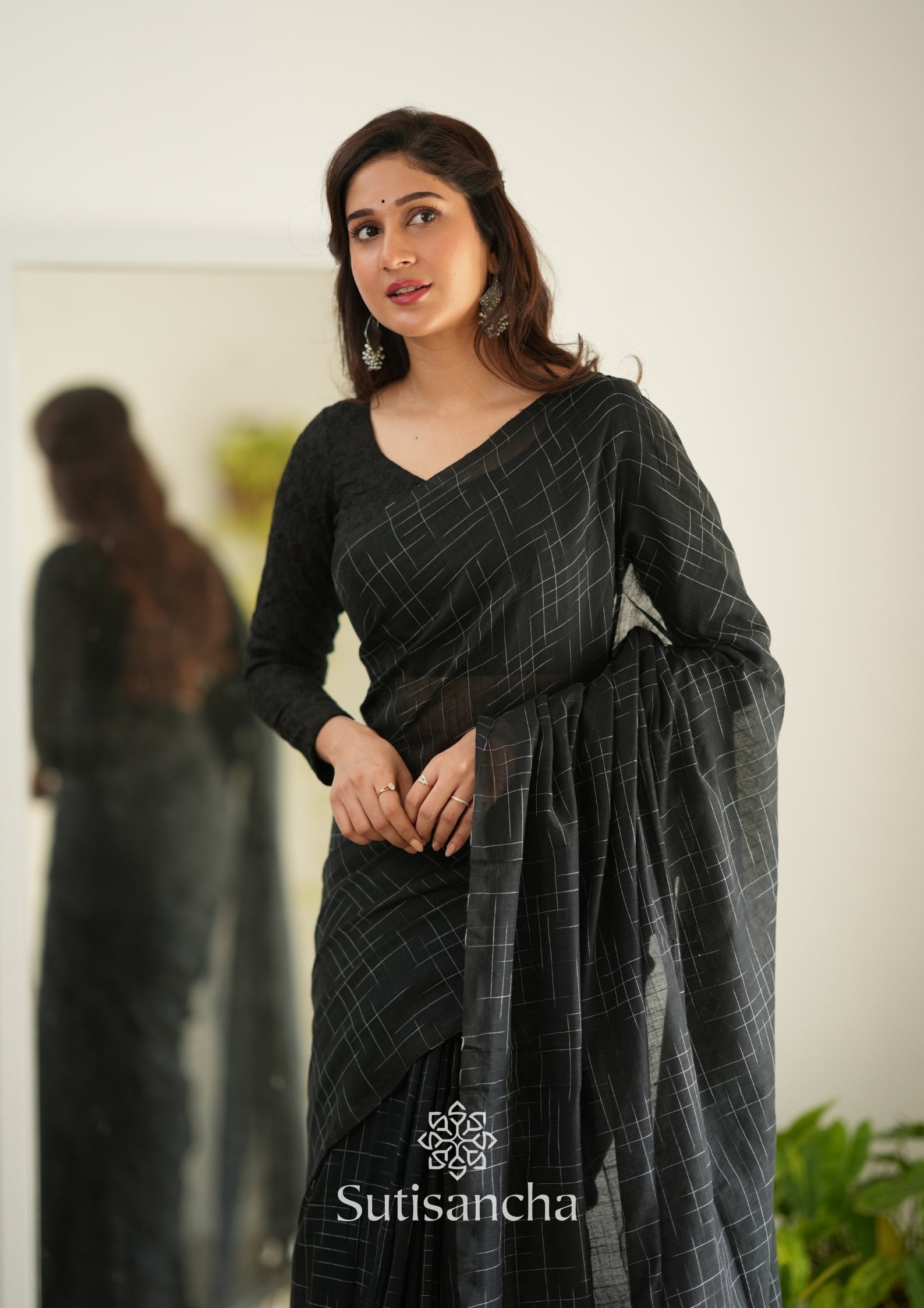 Sutisancha Black Handloom Cotton Saree with Trendy Kotki Checks Design