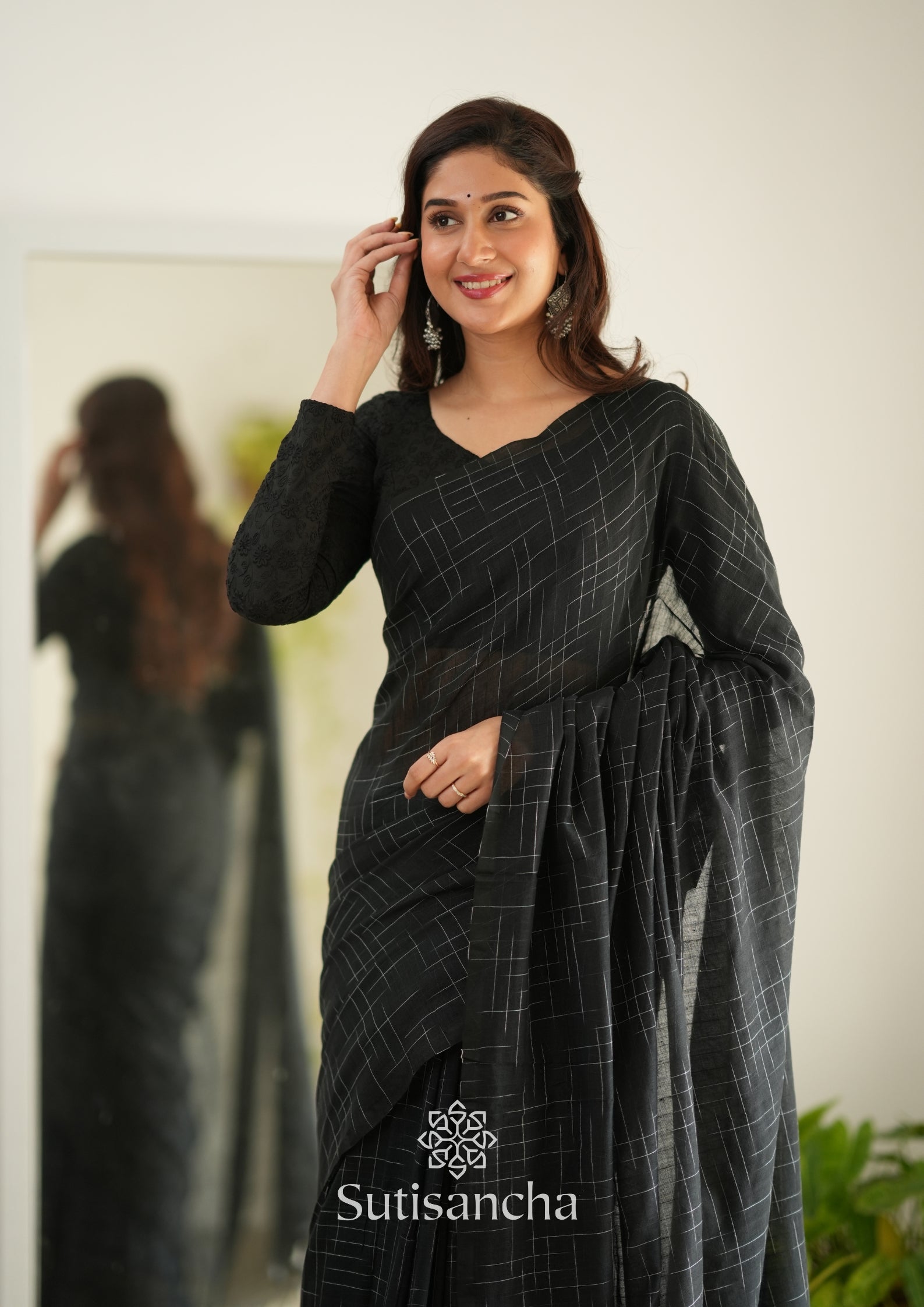 Sutisancha Black Handloom Cotton Saree with Trendy Kotki Checks Design