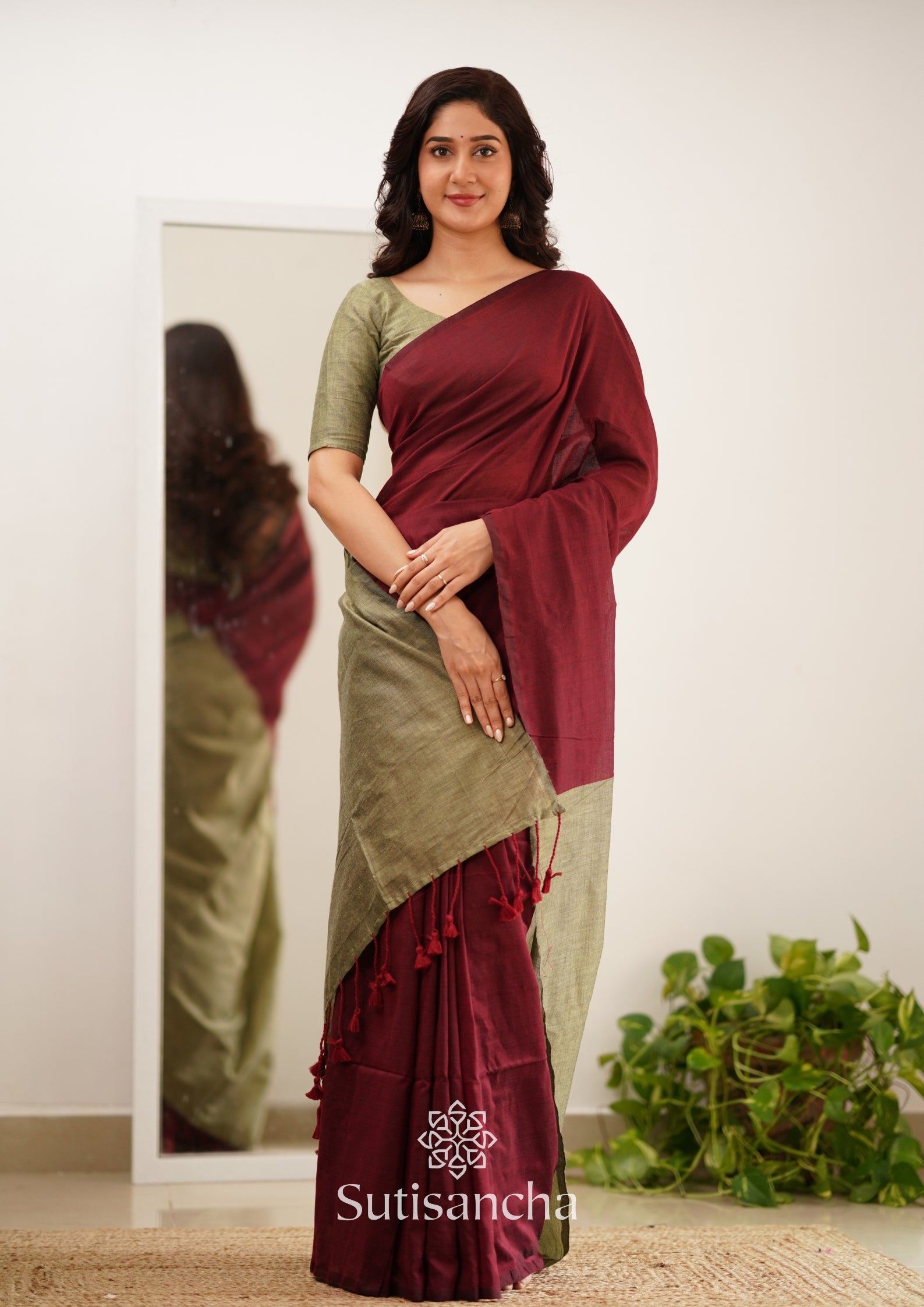 Sutisancha Maroon Handloom Cotton Saree