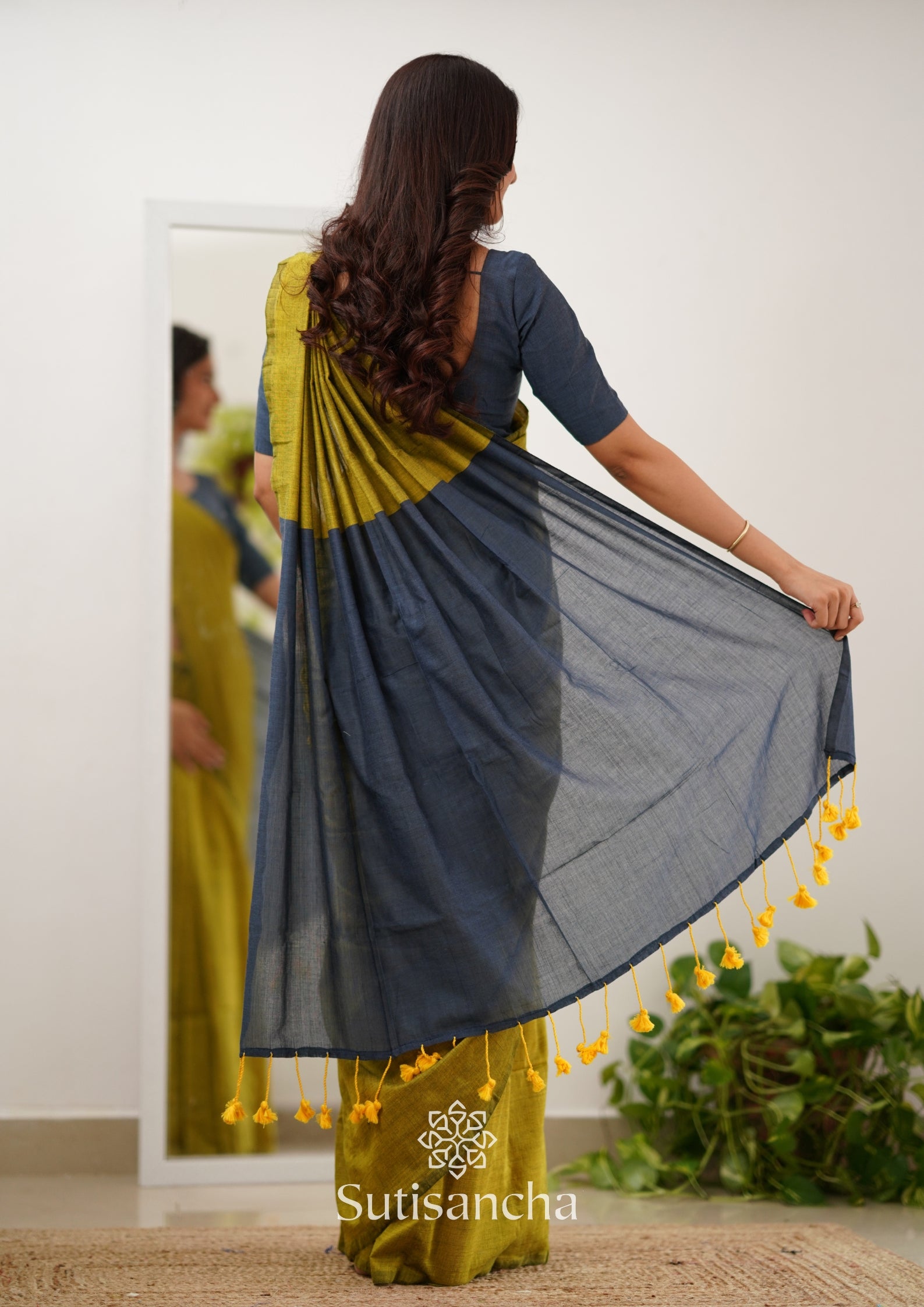 Sutisancha Lime & Gray Handloom Cotton Saree