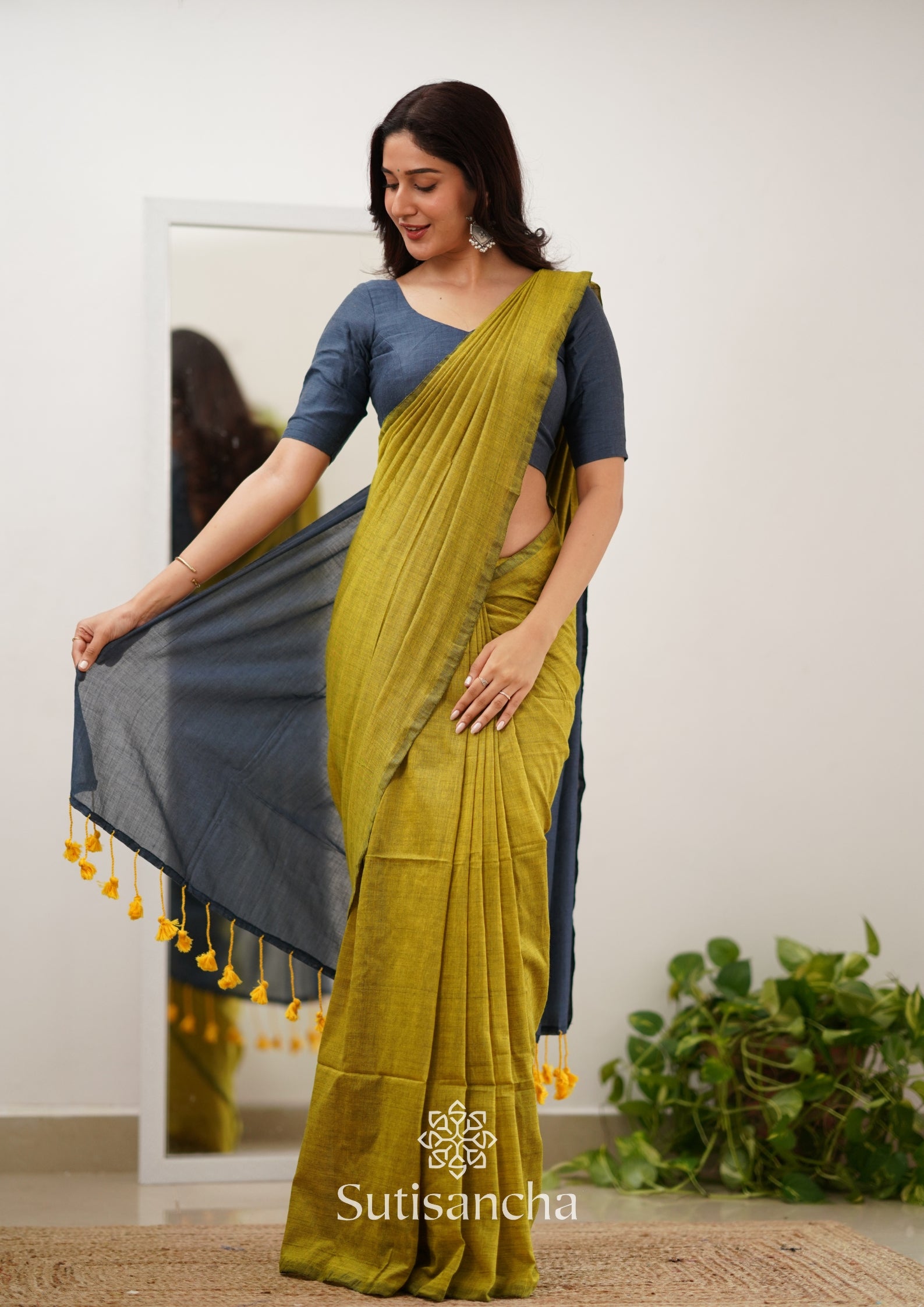 Sutisancha Lime & Gray Handloom Cotton Saree