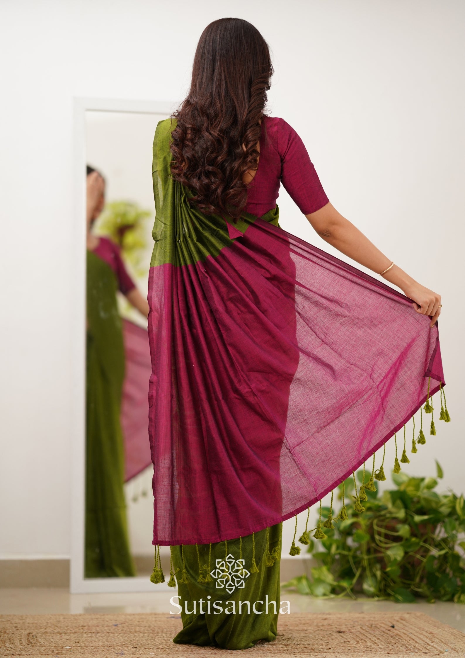 Sutisancha Pink & Mehndi Handloom Cotton Saree