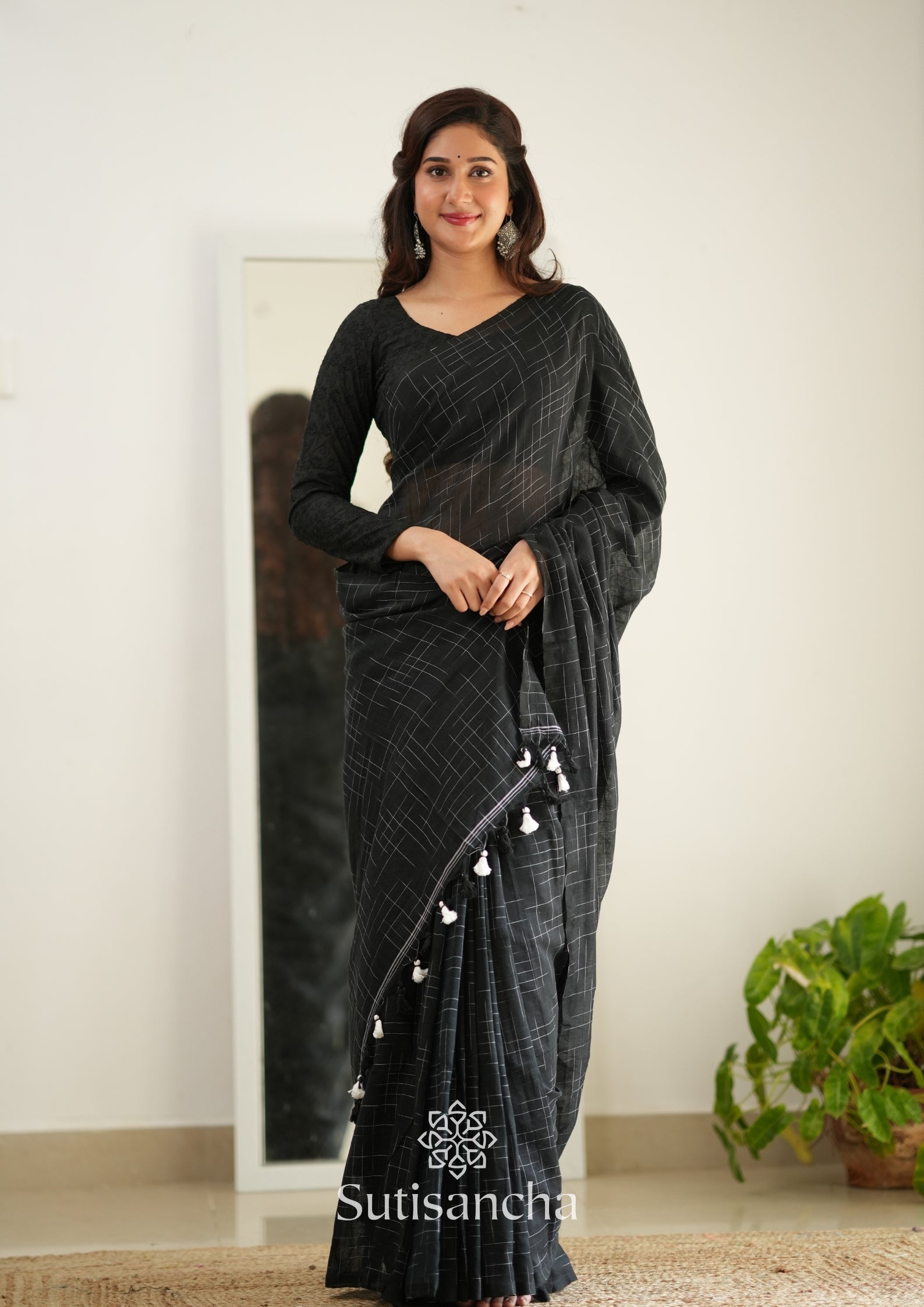 Sutisancha Black Handloom Cotton Saree with Trendy Kotki Checks Design