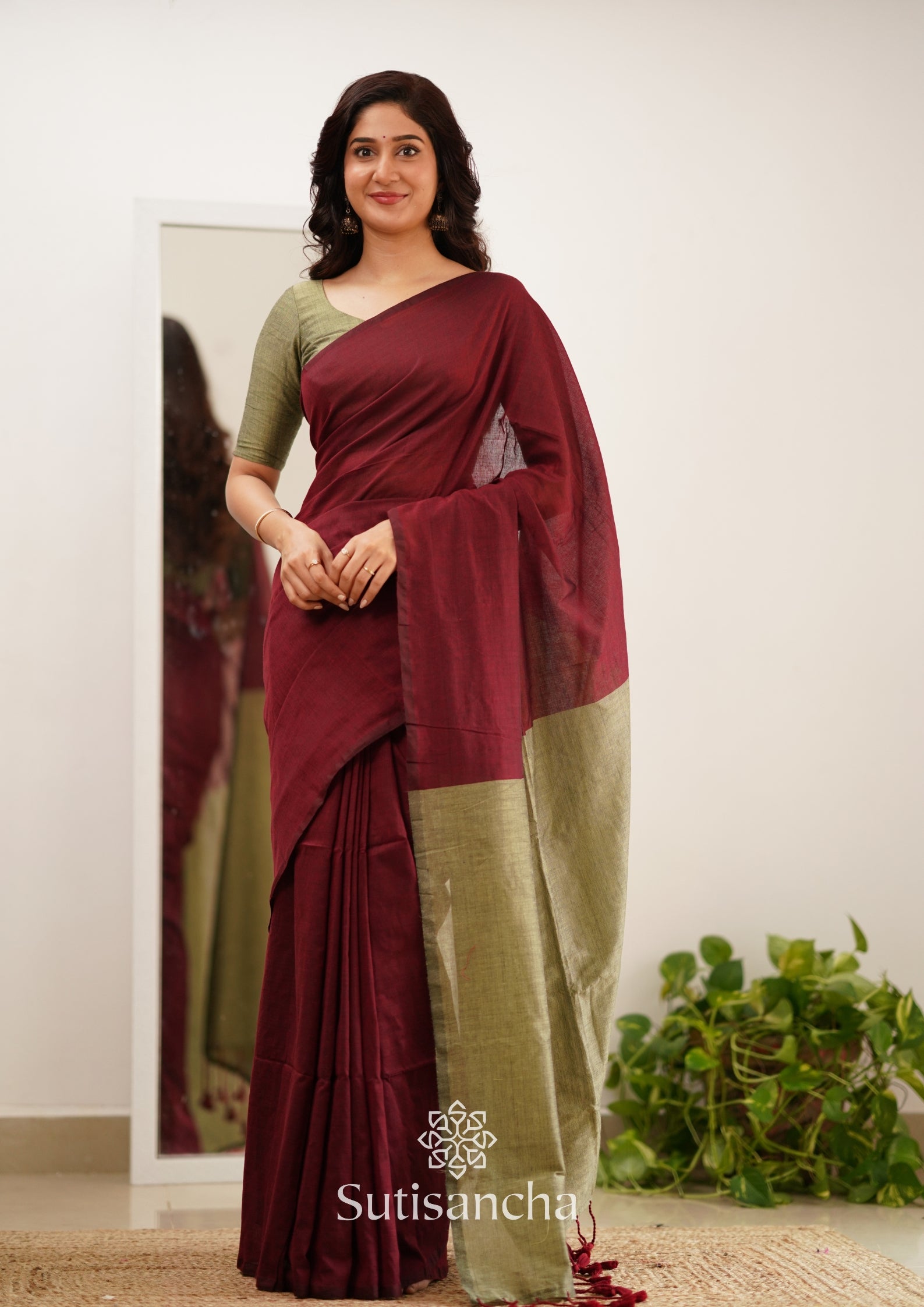 Sutisancha Maroon Handloom Cotton Saree