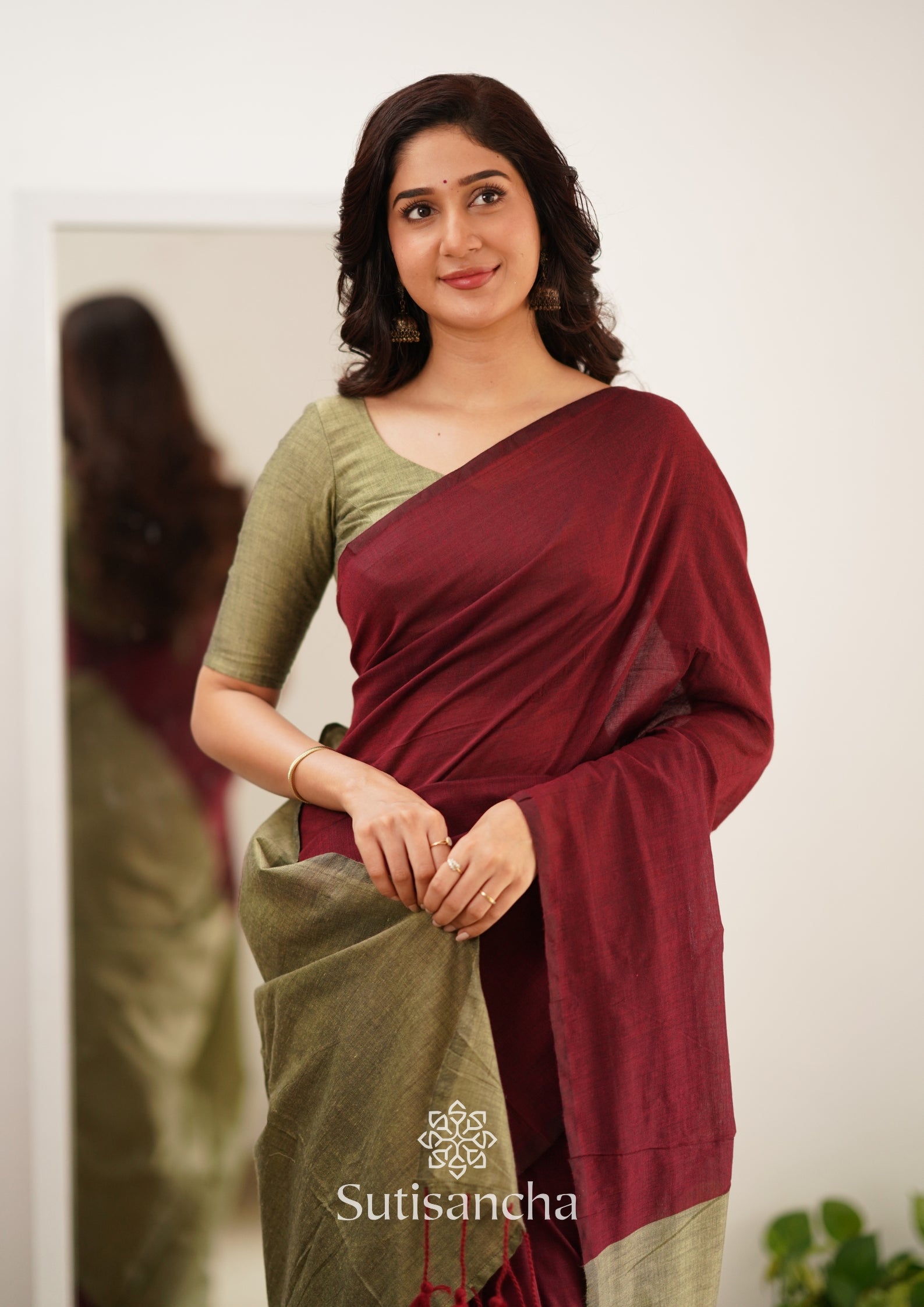 Sutisancha Maroon Handloom Cotton Saree